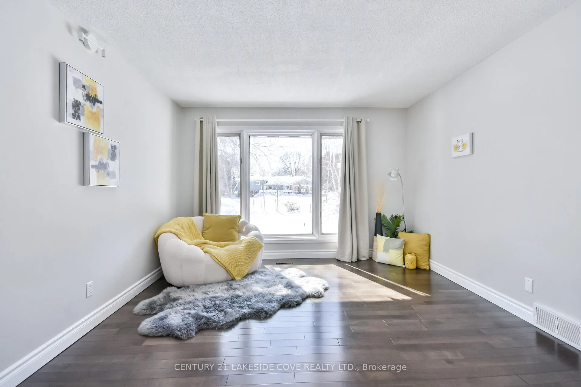 Photo 19 of 11 Thicketwood Place, Ramara, Brechin — HOMEH