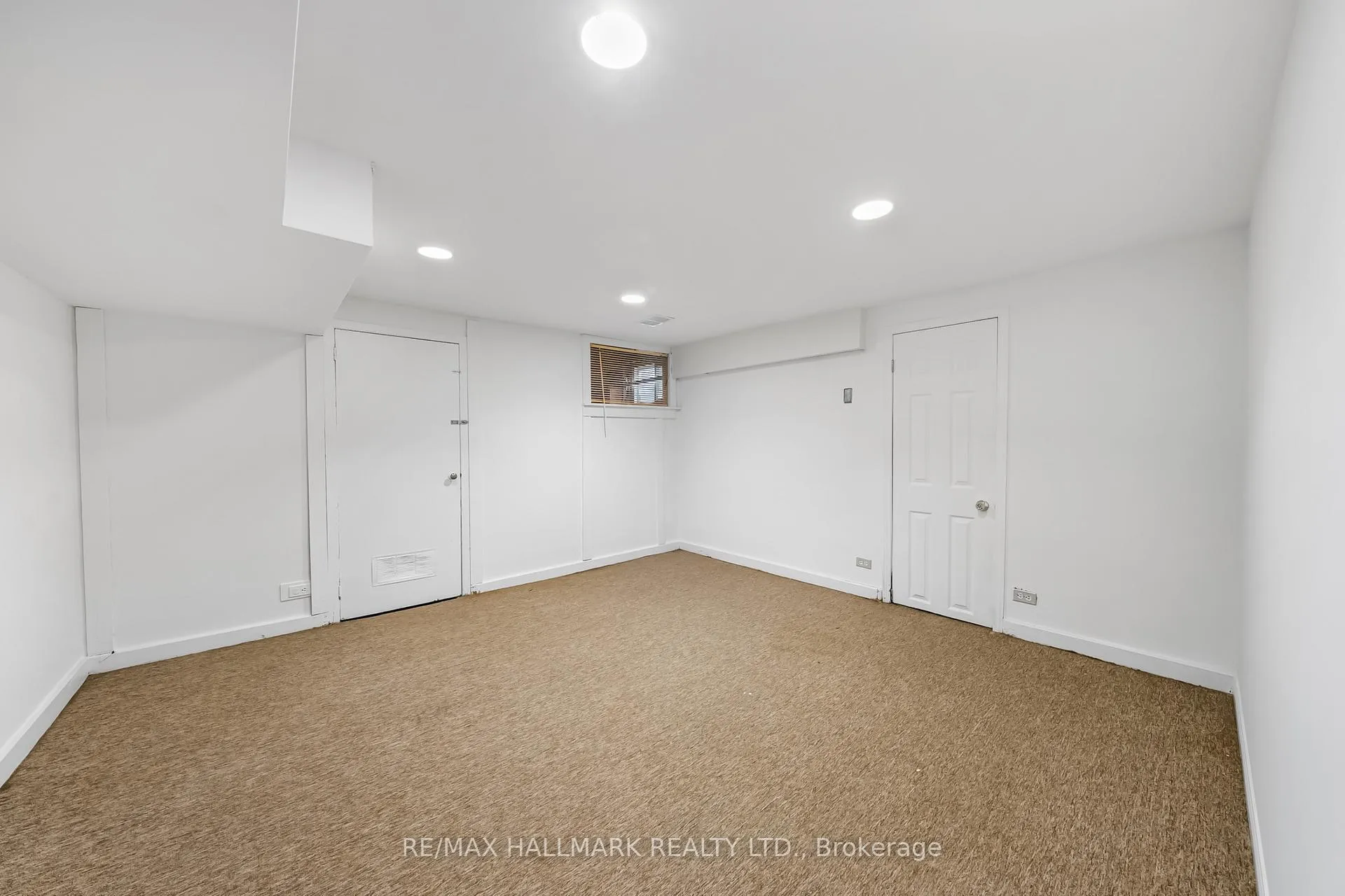 Photo 4 of Unit Basement, 28 kirk Drive, Markham, Thornhill — HOMEH