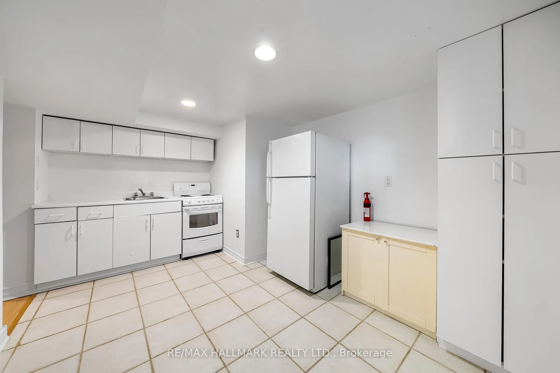 Photo 14 of Unit Basement, 28 kirk Drive, Markham, Thornhill — HOMEH