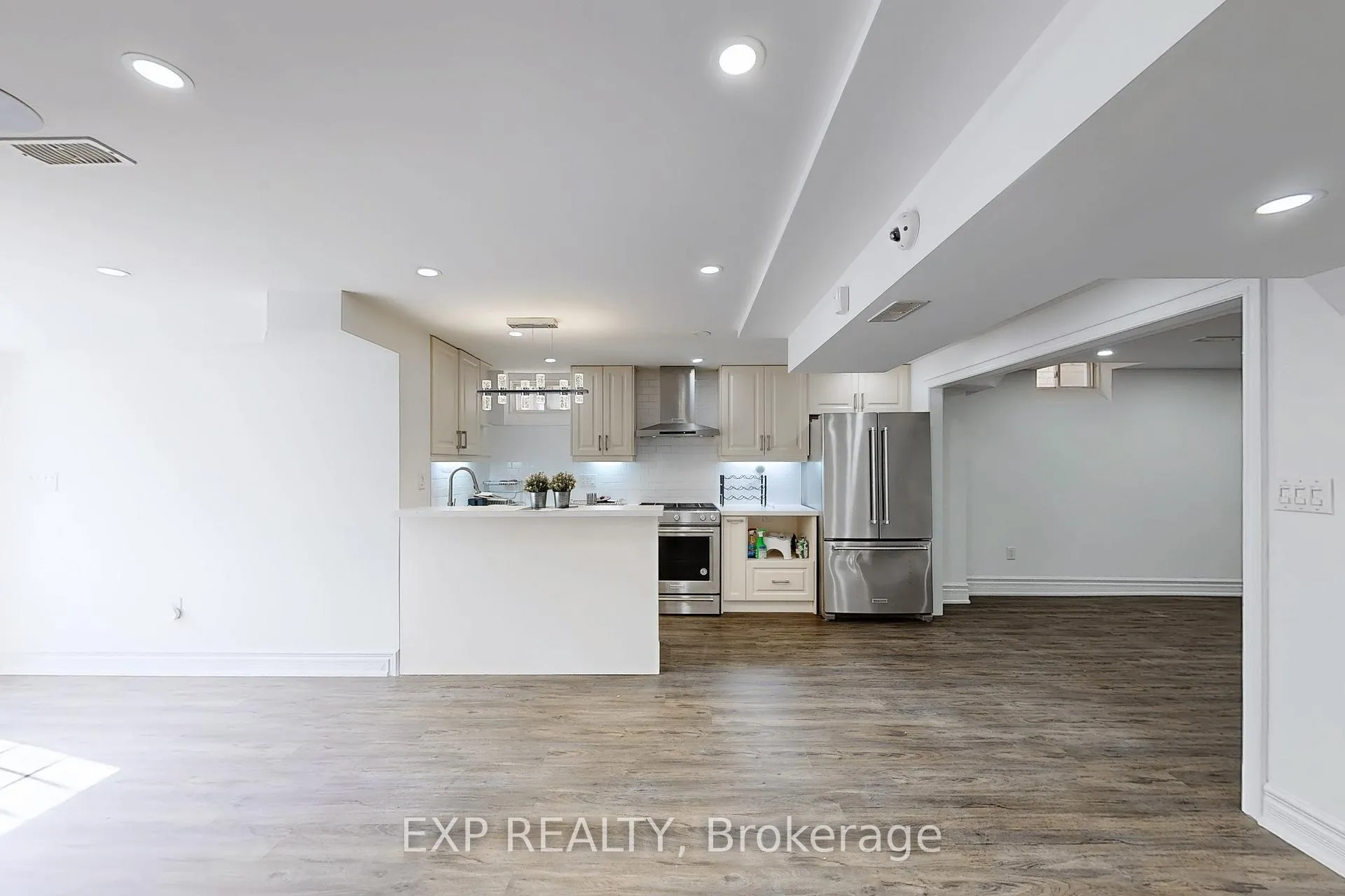 Photo 4 of Unit Basement, 106 Royview Crescent, Vaughan, Vellore Village — HOMEH