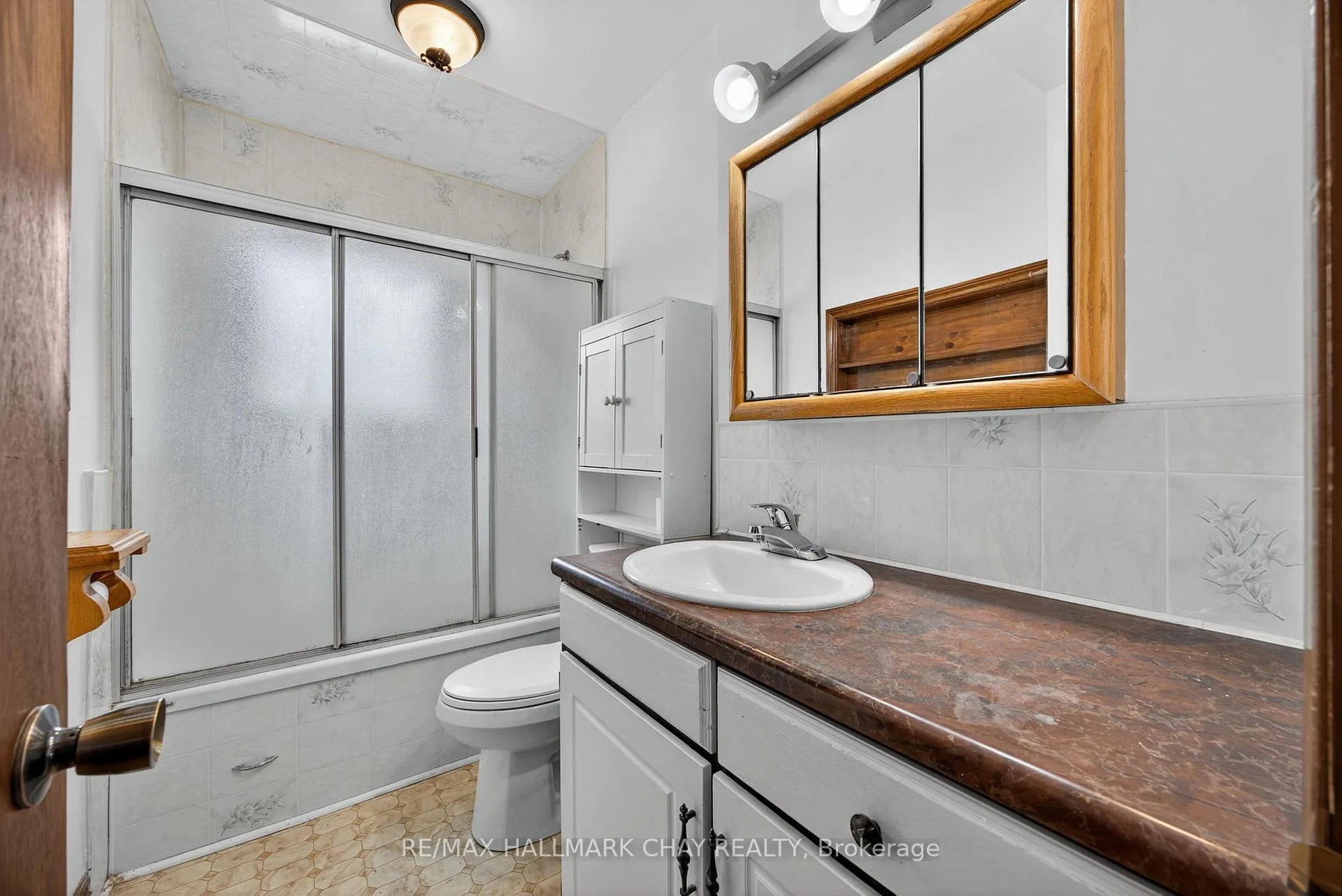 Photo 9 of 114 Burton Avenue, Barrie, Allandale — HOMEH