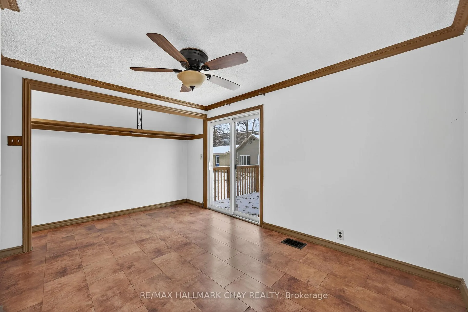 Photo 10 of 114 Burton Avenue, Barrie, Allandale — HOMEH