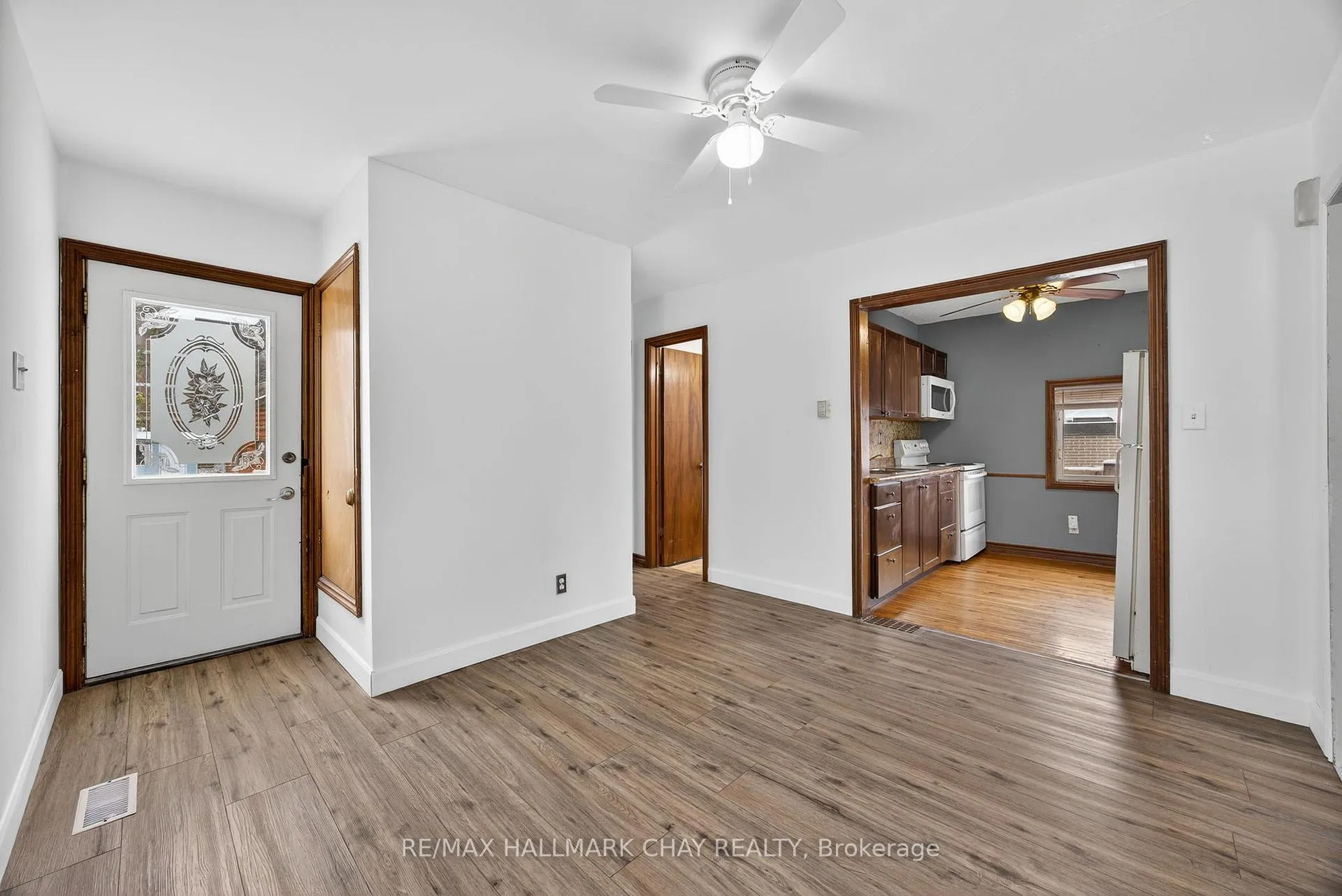 Photo 12 of 114 Burton Avenue, Barrie, Allandale — HOMEH