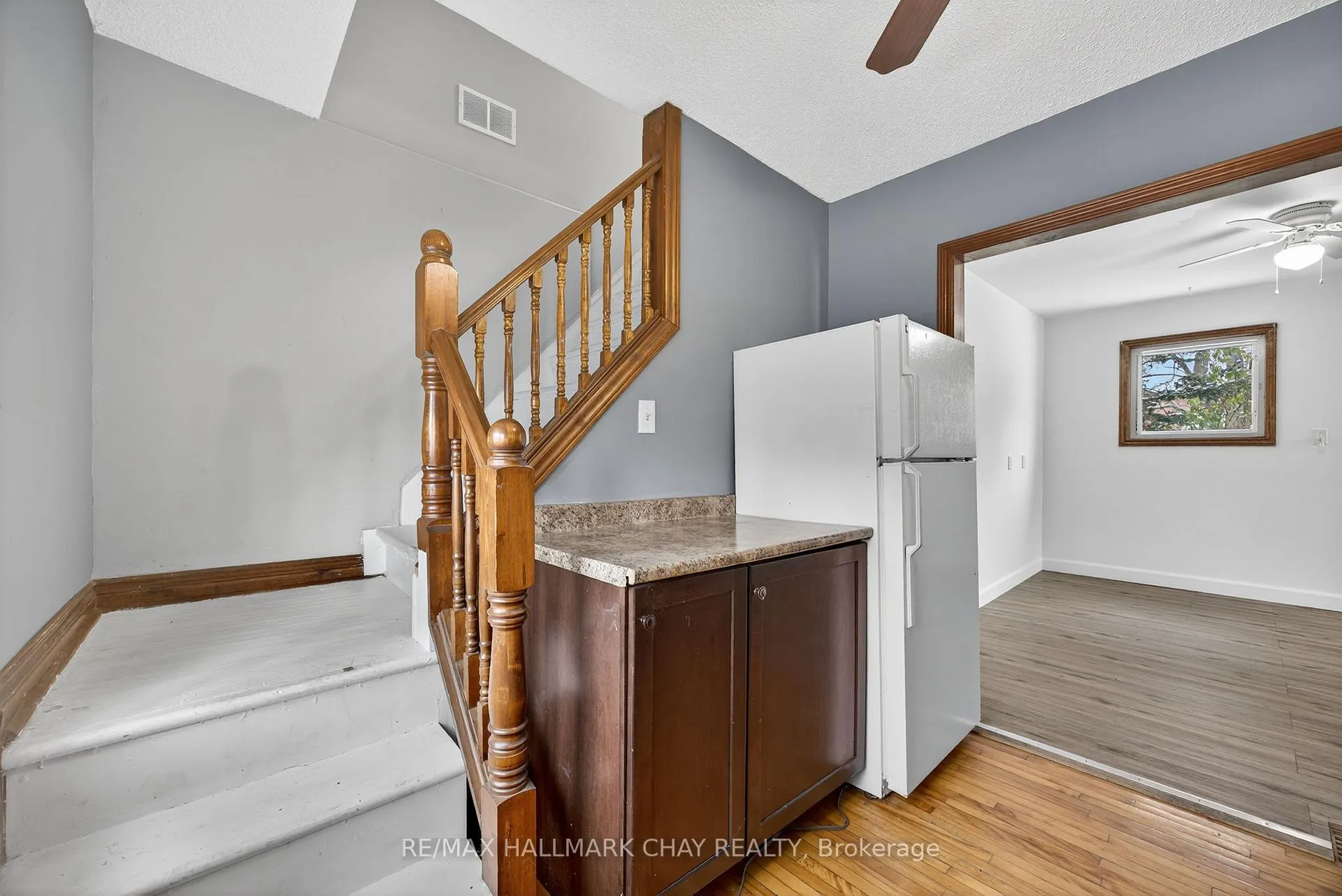 Photo 15 of 114 Burton Avenue, Barrie, Allandale — HOMEH