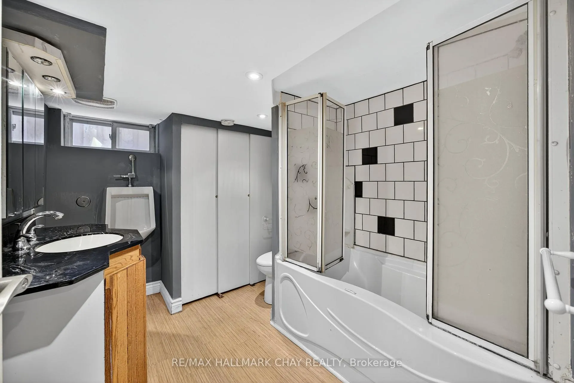 Photo 22 of 114 Burton Avenue, Barrie, Allandale — HOMEH