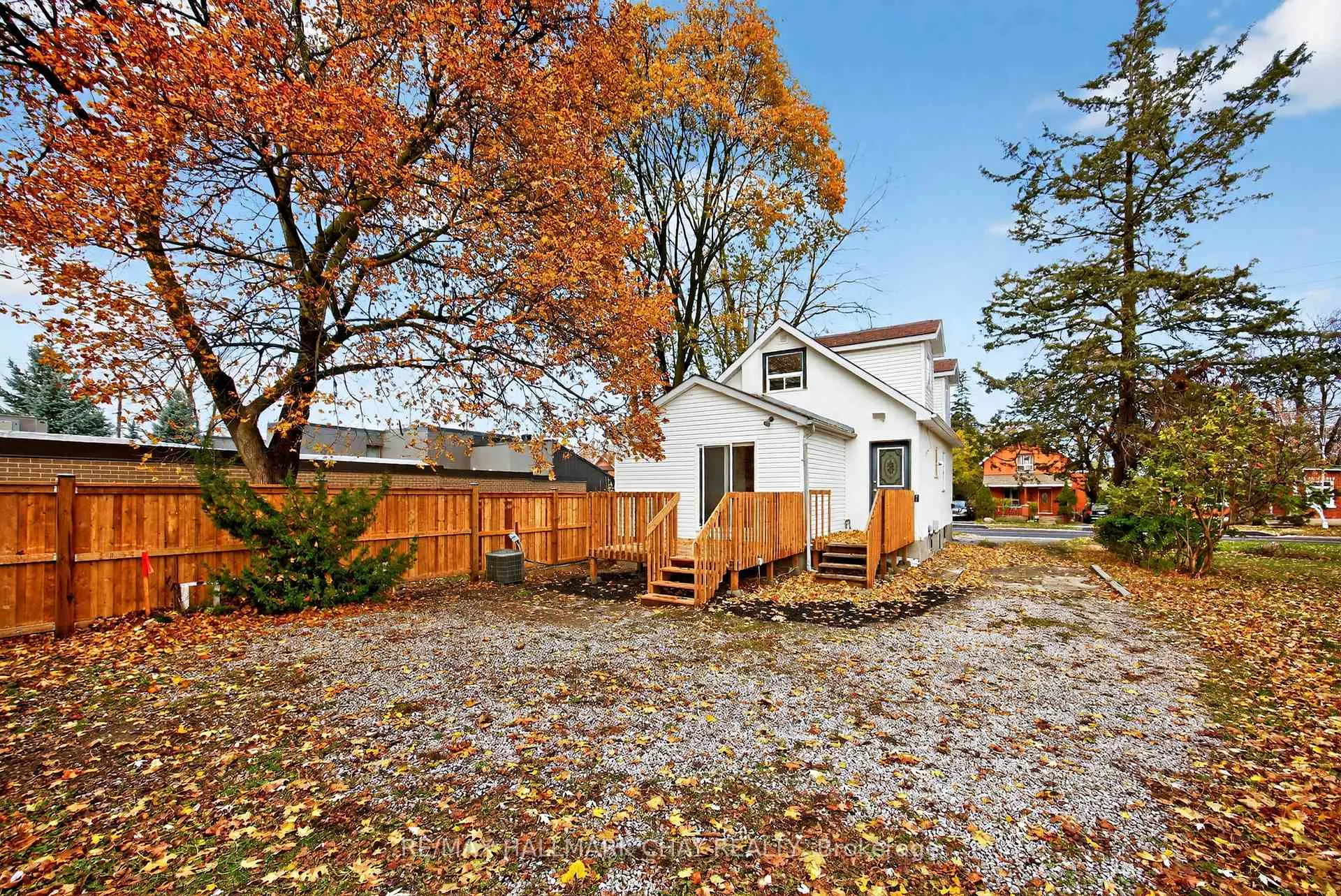Photo 27 of 114 Burton Avenue, Barrie, Allandale — HOMEH