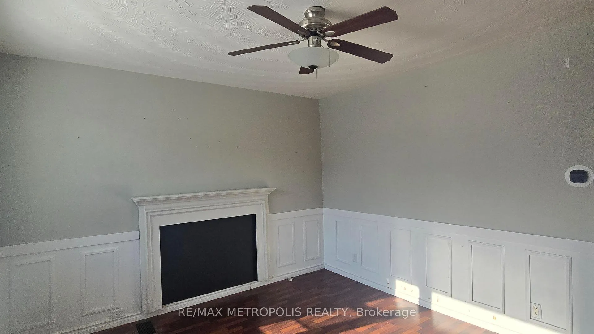 Photo 3 of 286 Olive Avenue, Oshawa, Central — HOMEH