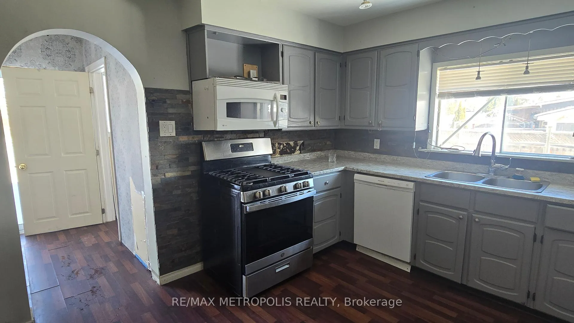 Photo 6 of 286 Olive Avenue, Oshawa, Central — HOMEH