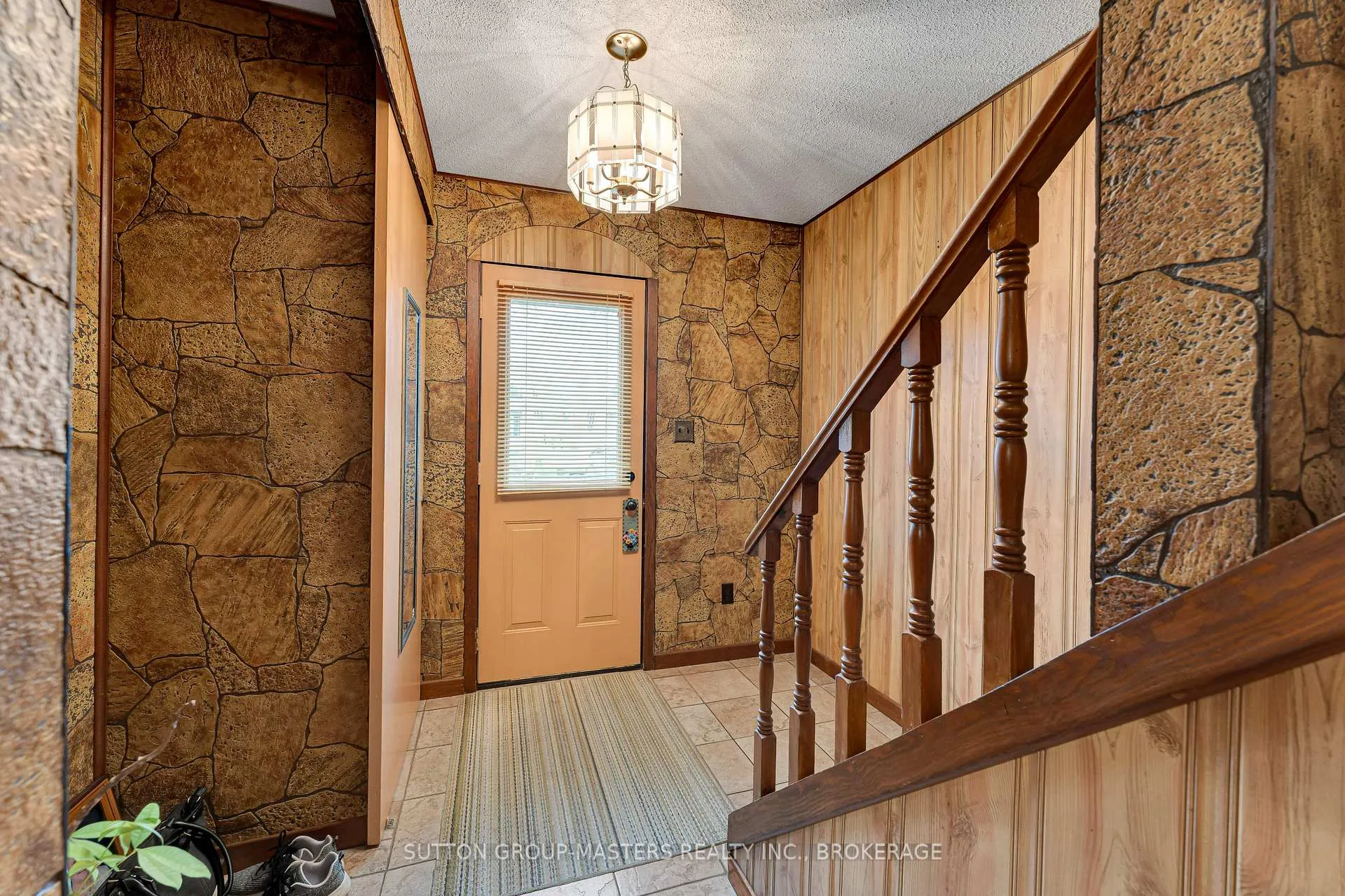 Photo 3 of 306 Forsyth Street, Gananoque — HOMEH