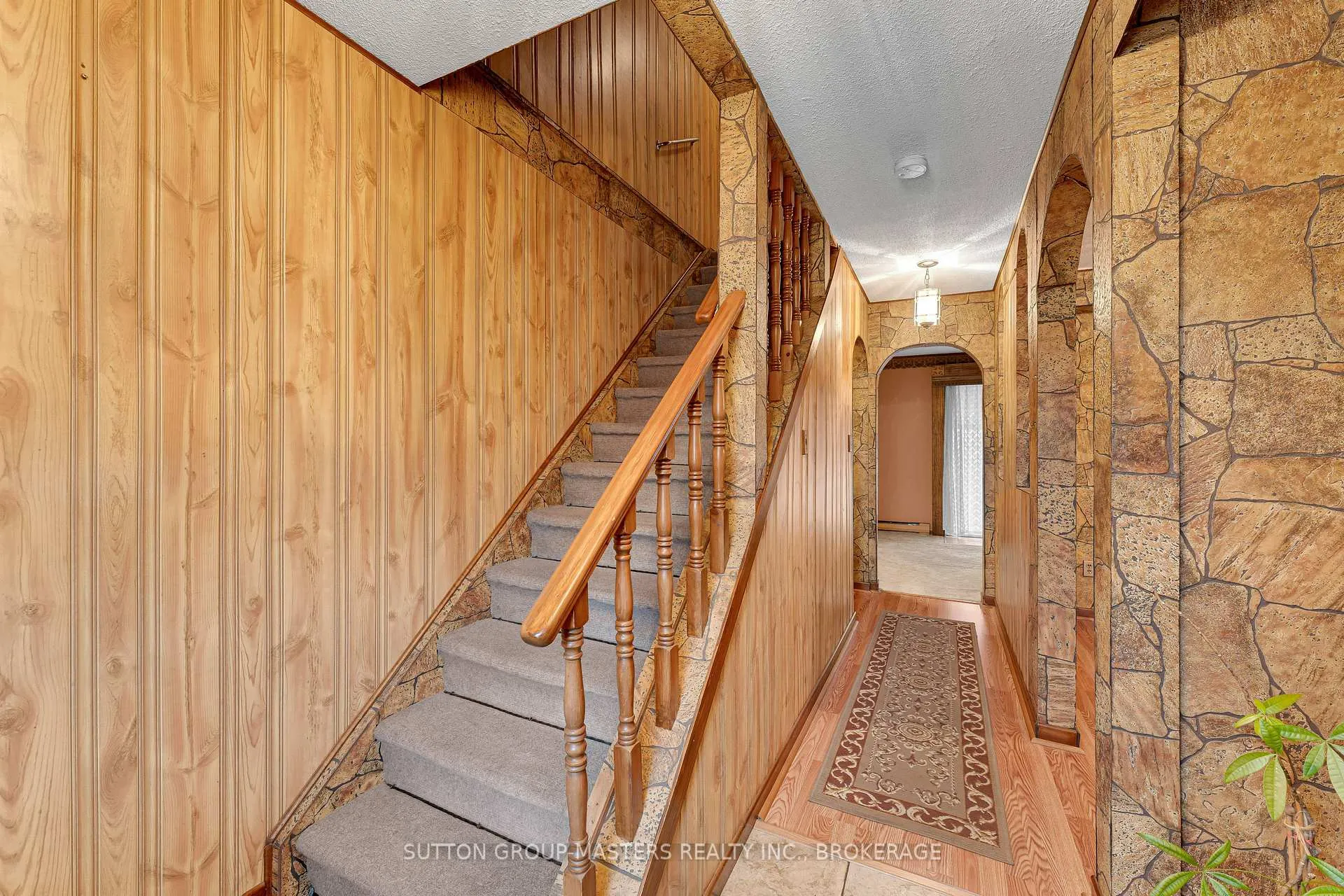 Photo 4 of 306 Forsyth Street, Gananoque — HOMEH