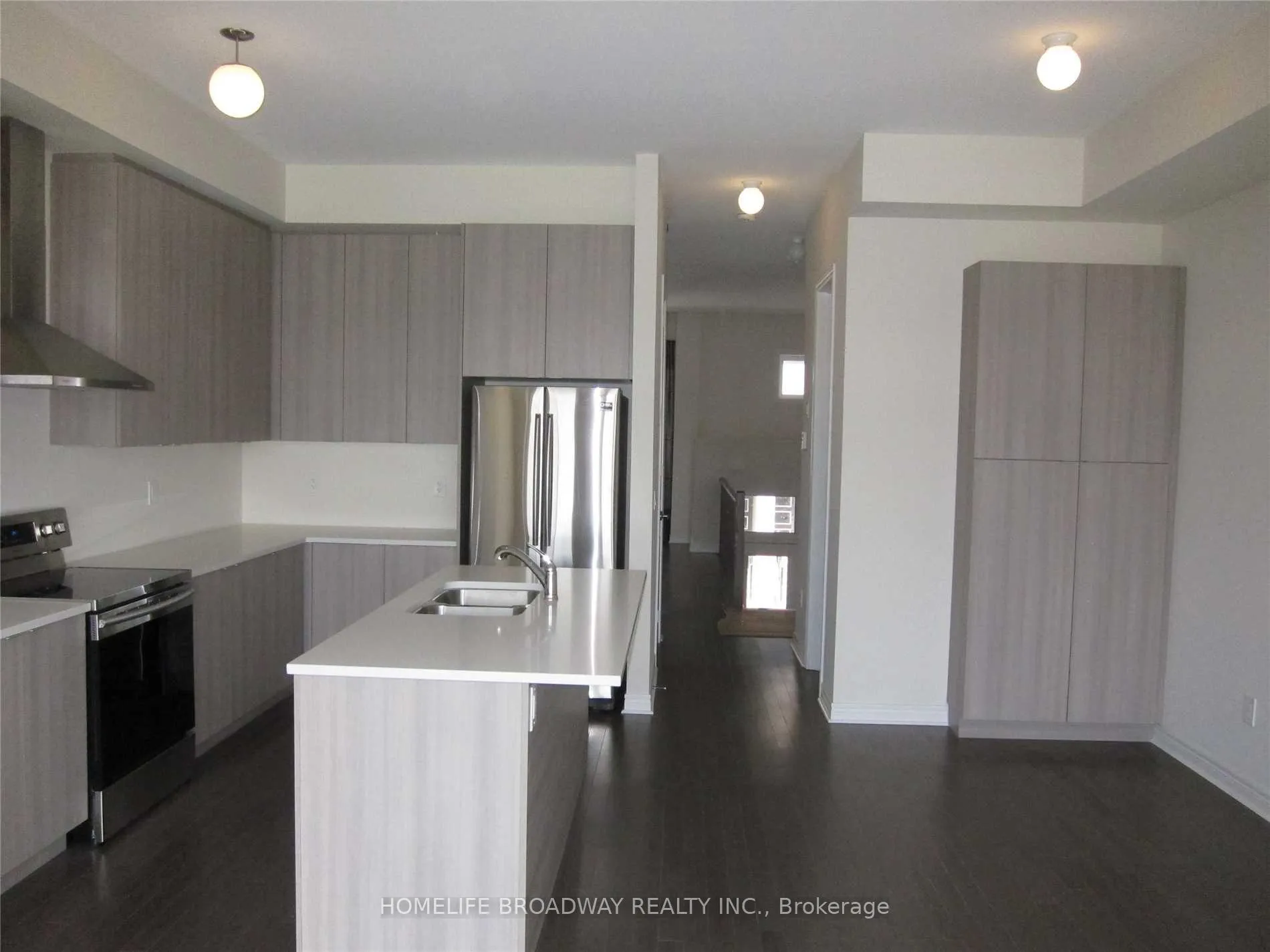 Photo 6 of 105 Laskin Drive, Vaughan, Patterson — HOMEH