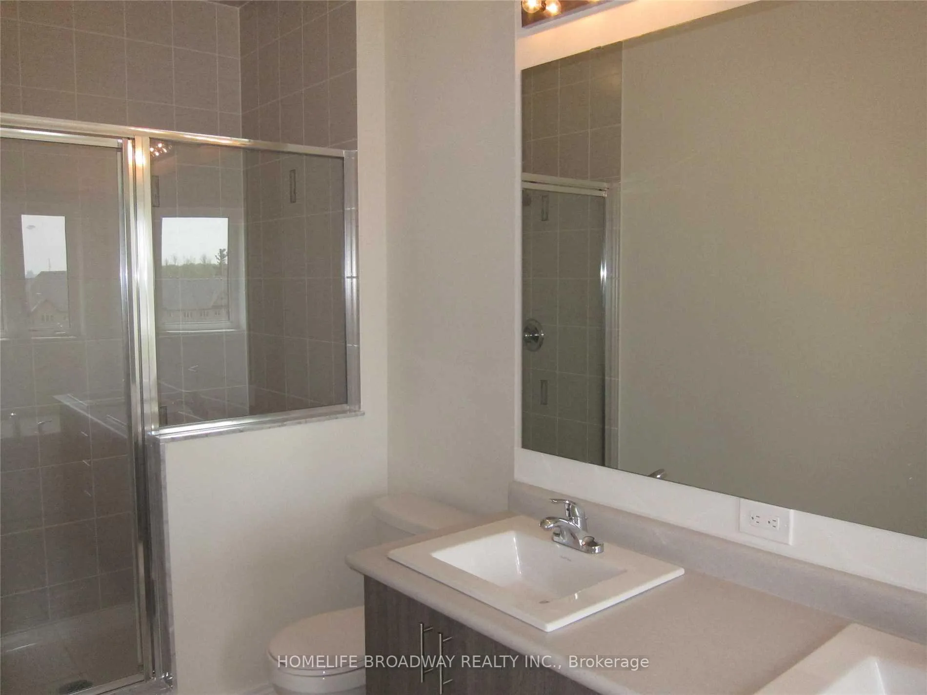 Photo 14 of 105 Laskin Drive, Vaughan, Patterson — HOMEH