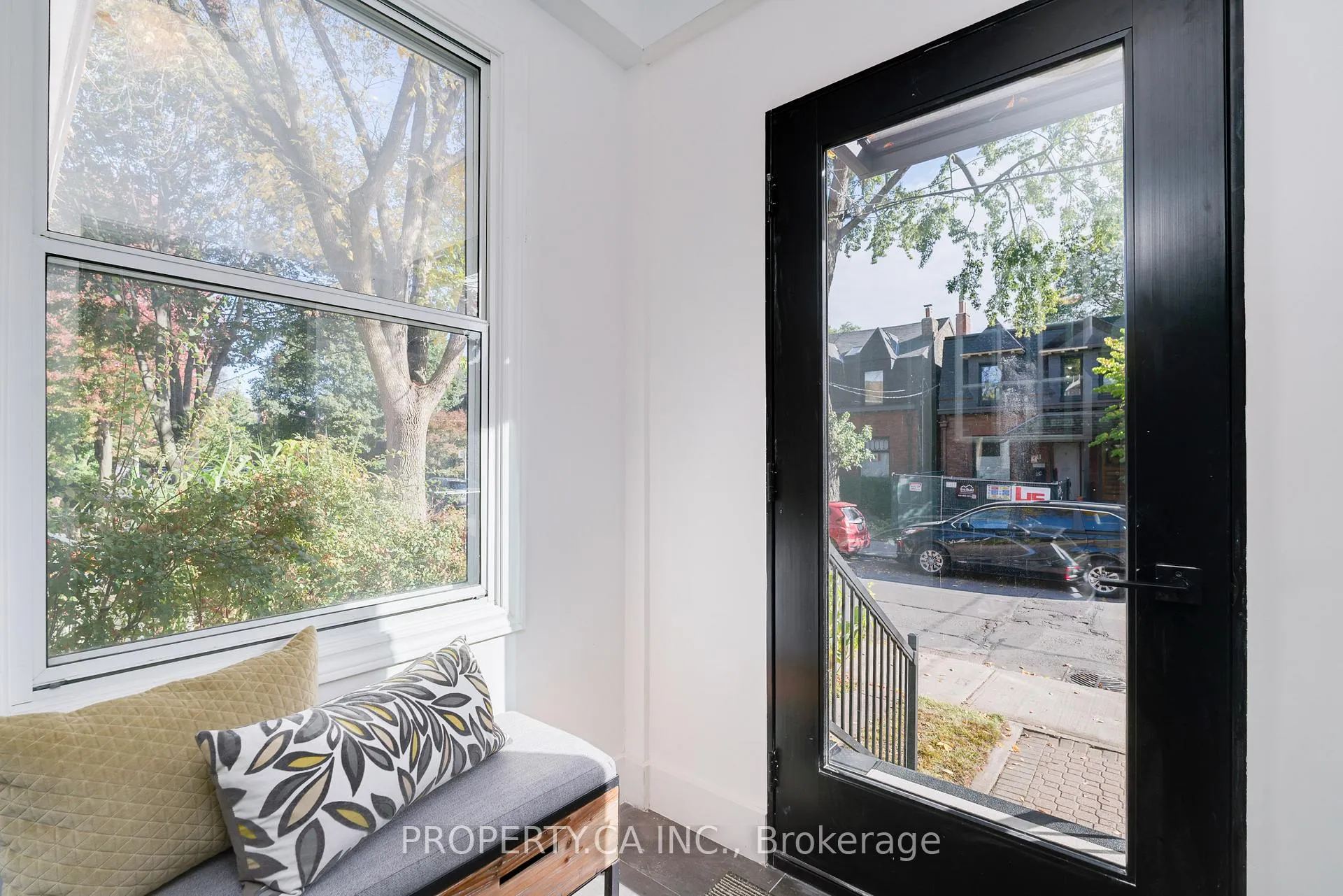 Photo 2 of Unit Upper, 4 Riverdale Avenue, Toronto, North Riverdale — HOMEH