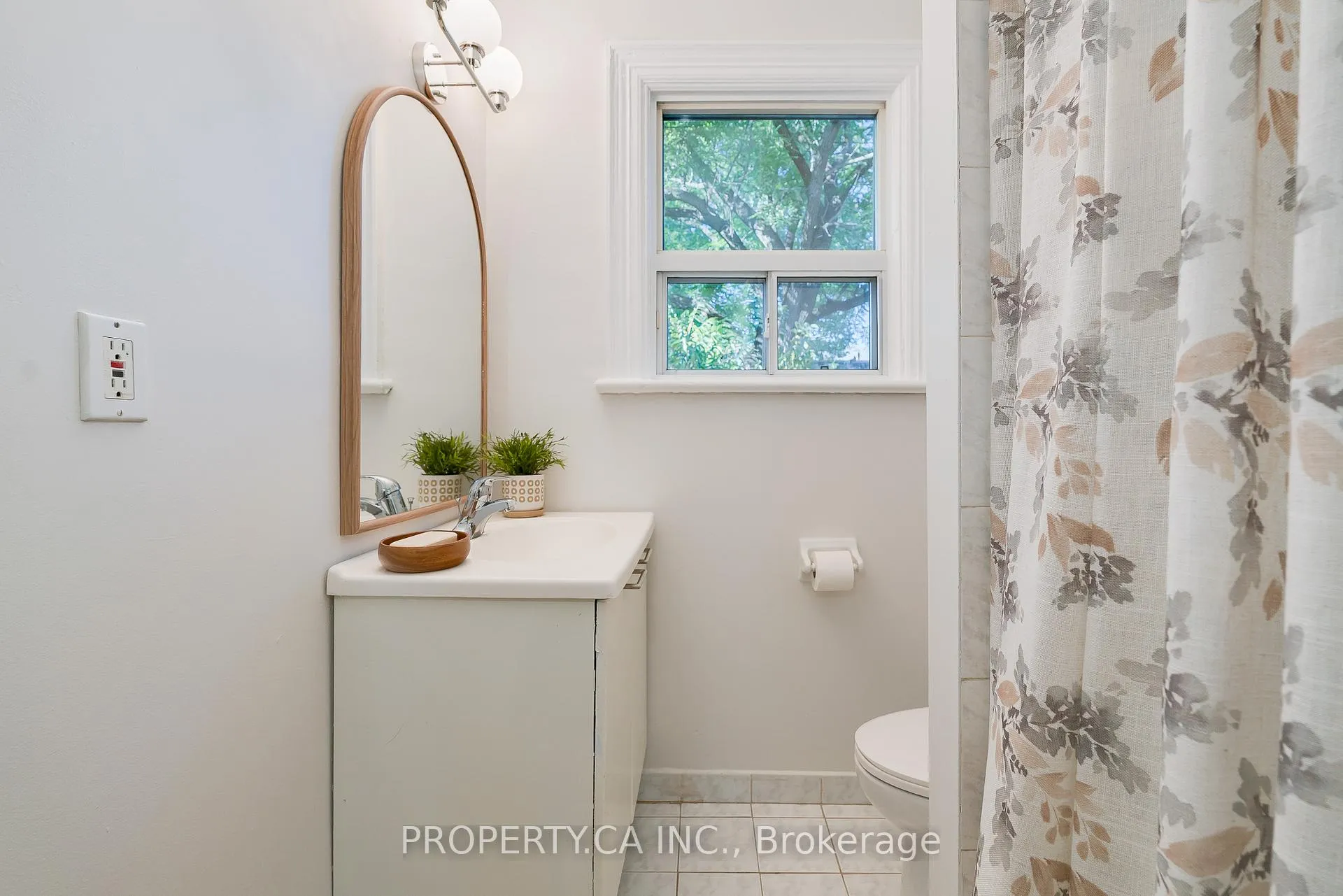 Photo 20 of Unit Upper, 4 Riverdale Avenue, Toronto, North Riverdale — HOMEH