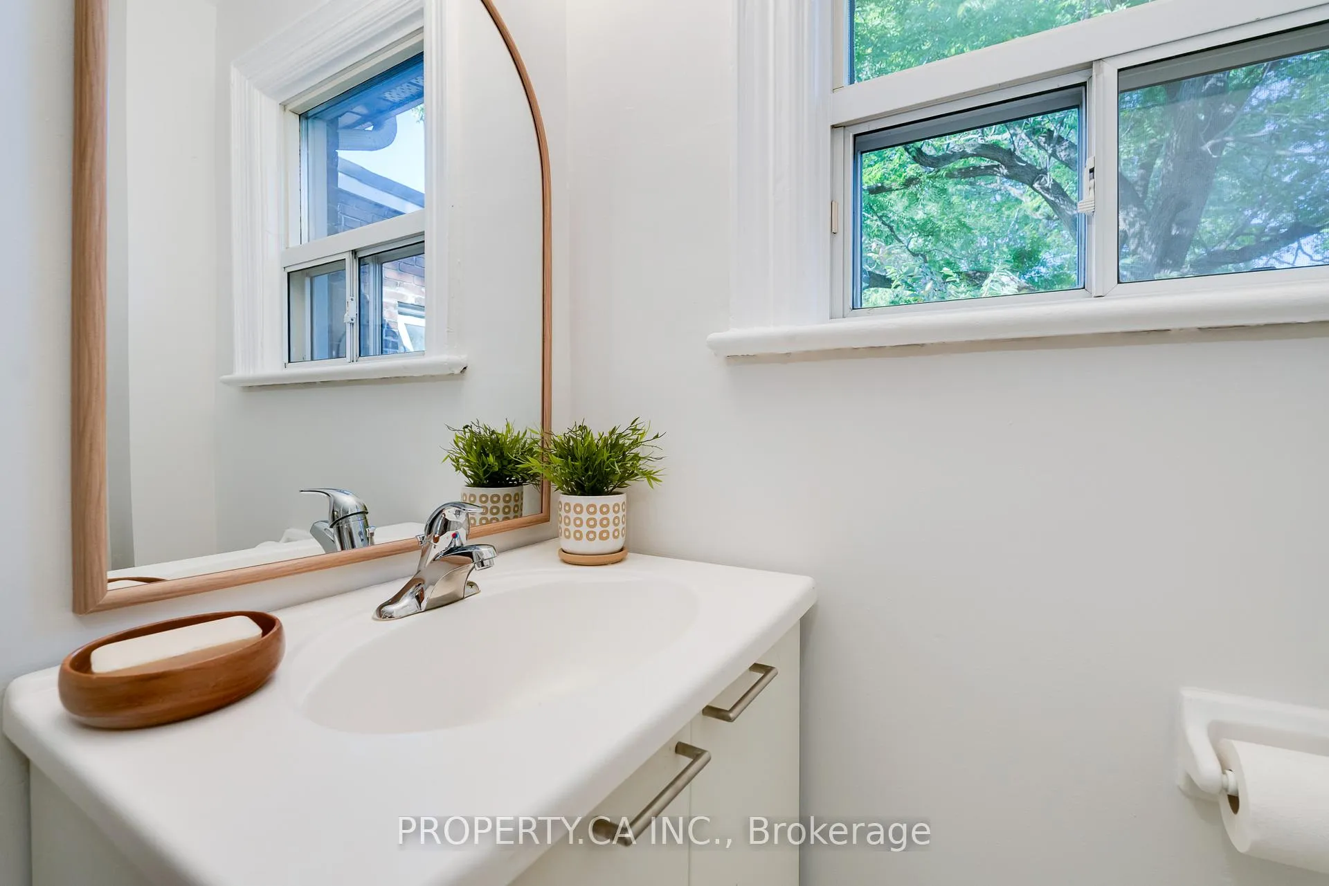 Photo 21 of Unit Upper, 4 Riverdale Avenue, Toronto, North Riverdale — HOMEH