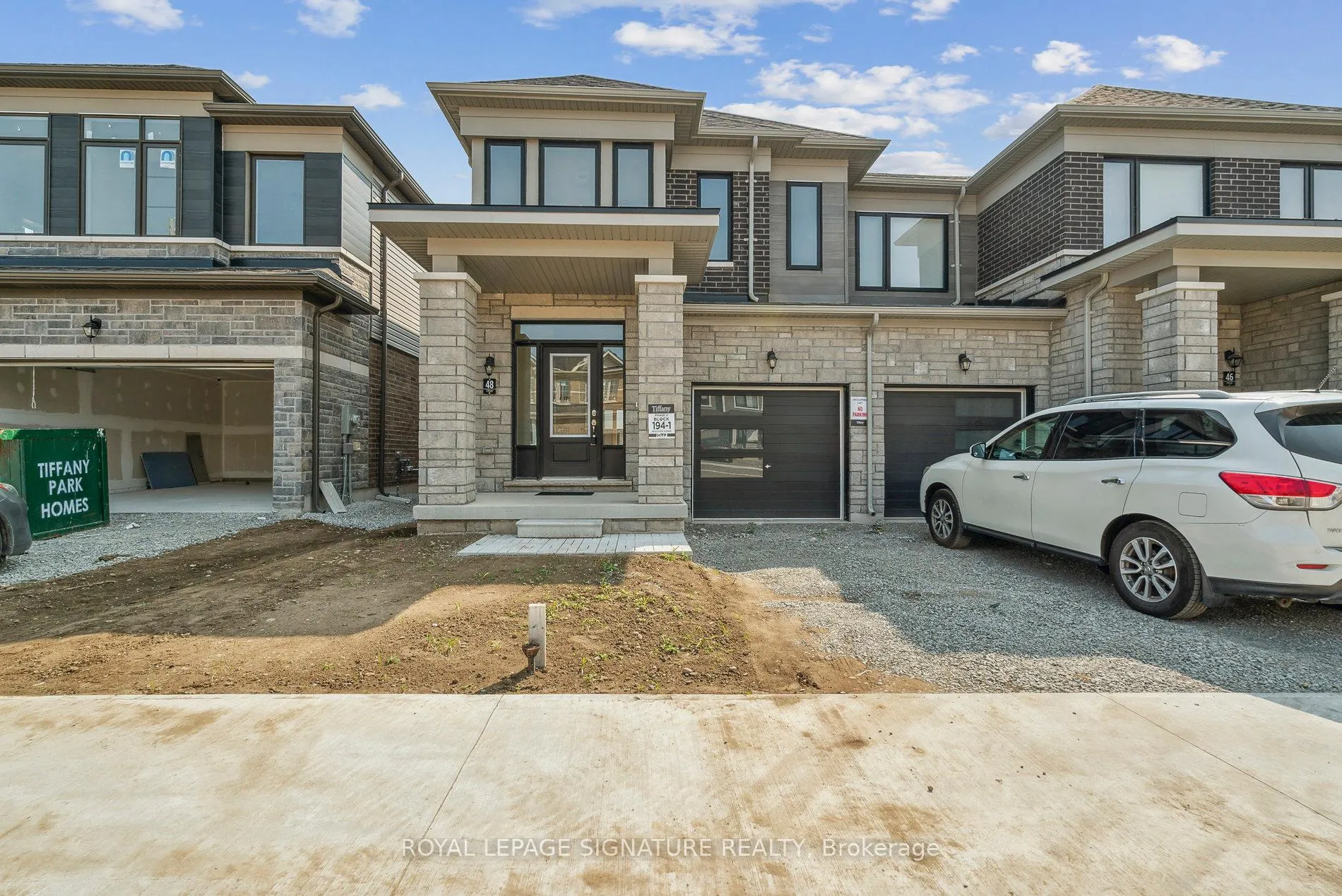 Photo 2 of 48 Durham Avenue, Barrie, Rural Barrie Southwest — HOMEH