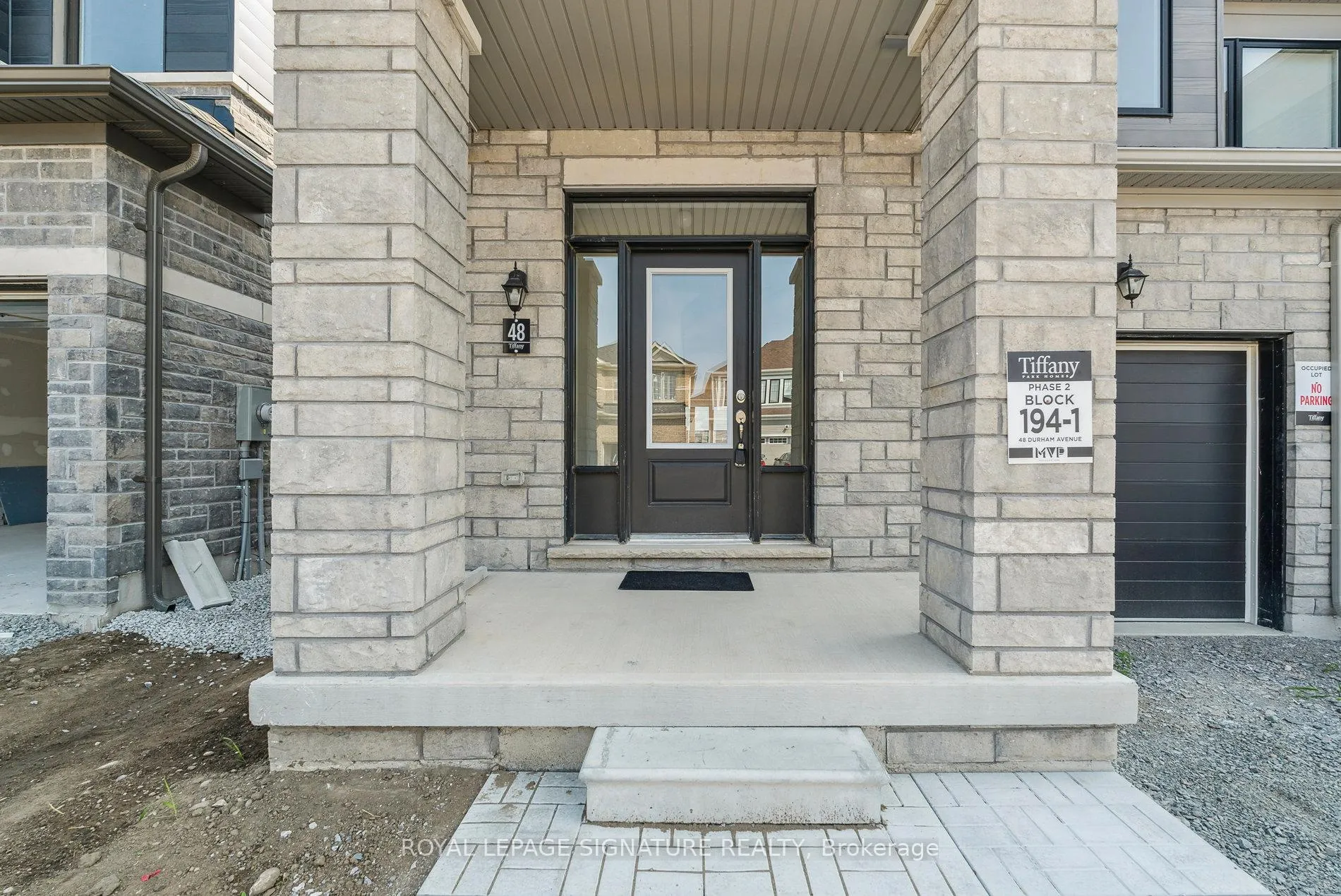 Photo 3 of 48 Durham Avenue, Barrie, Rural Barrie Southwest — HOMEH