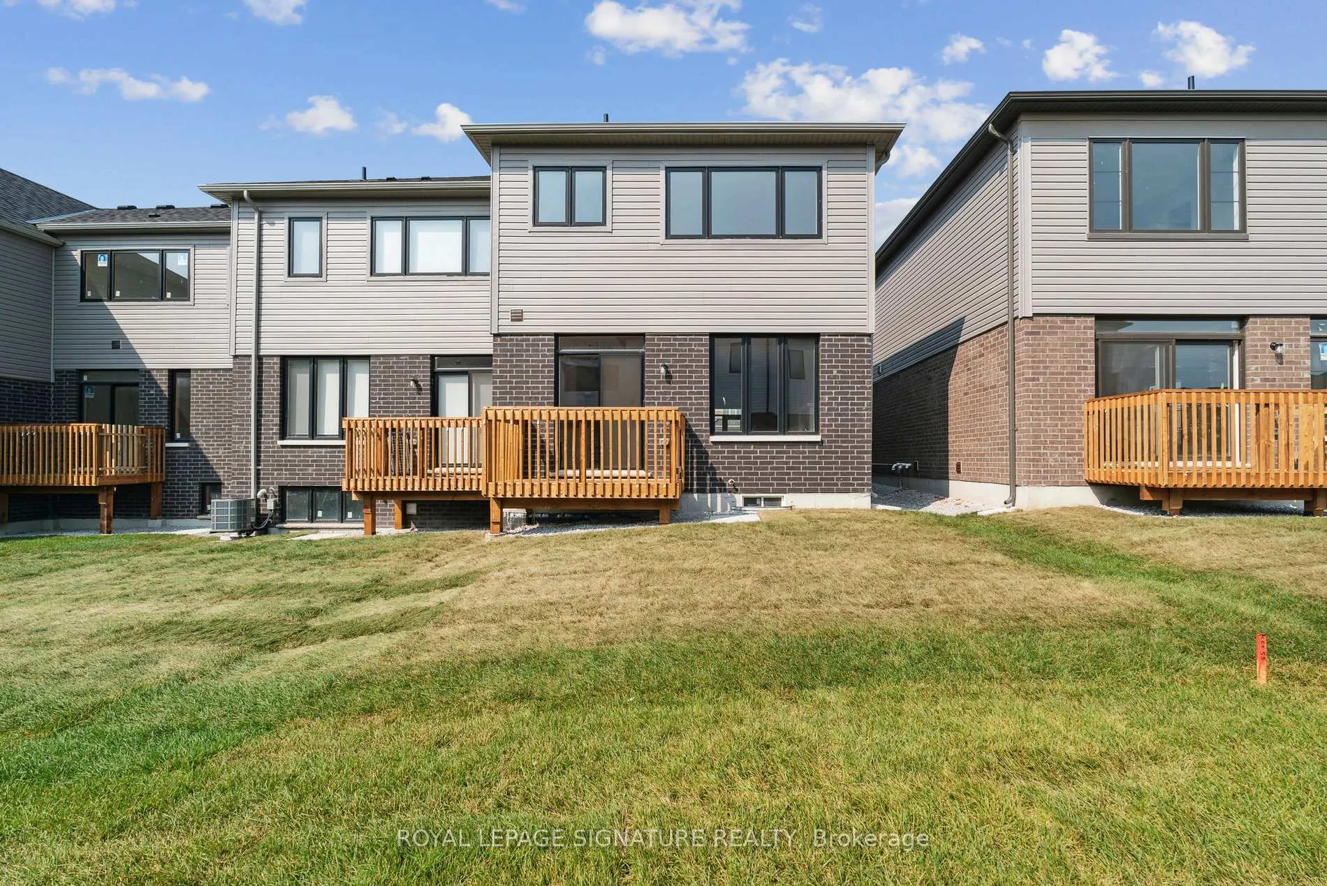 Photo 29 of 48 Durham Avenue, Barrie, Rural Barrie Southwest — HOMEH