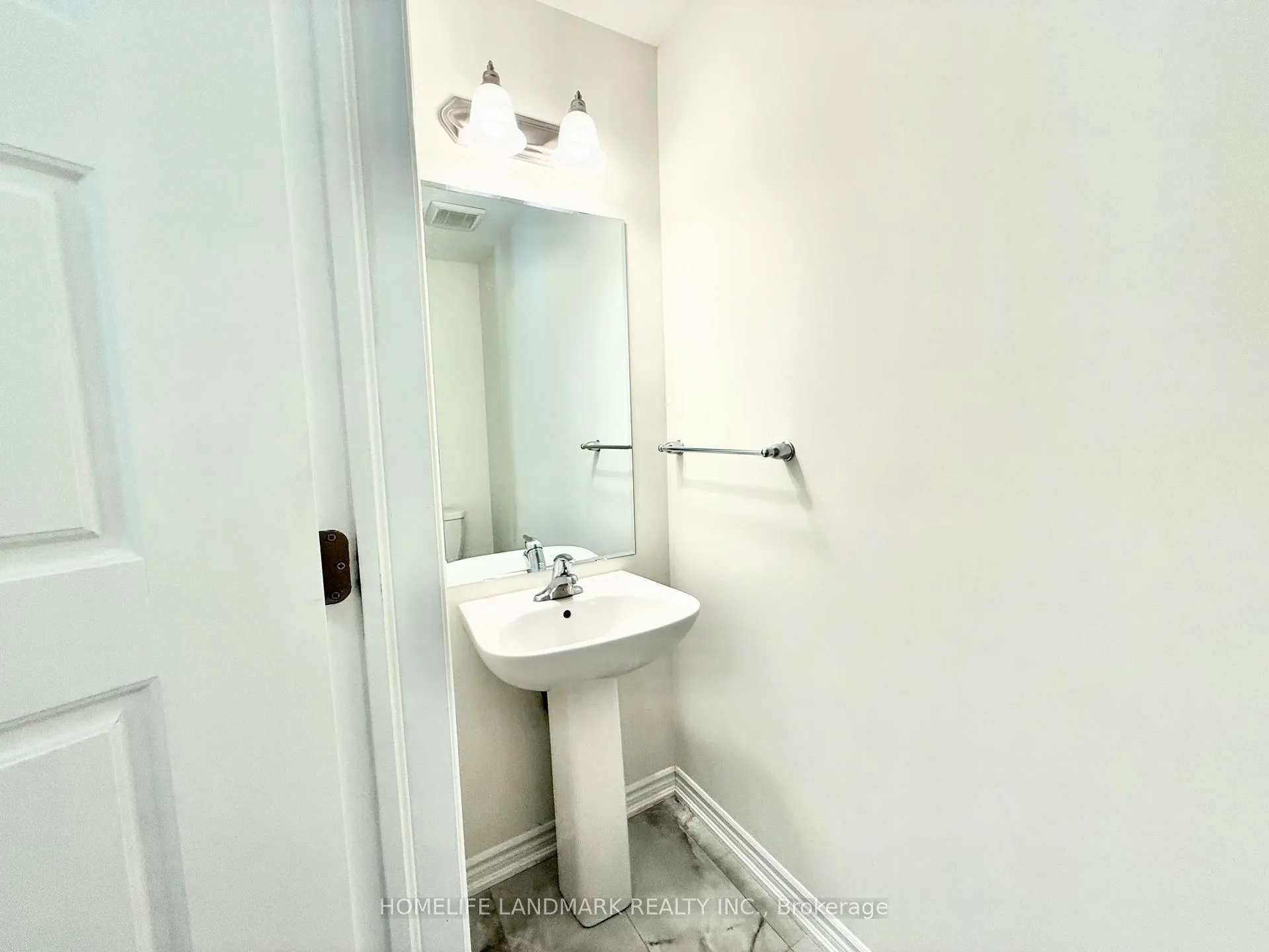 Photo 22 of 43 Thomas Frisby Jr Crescent S, Markham, Victoria Square — HOMEH