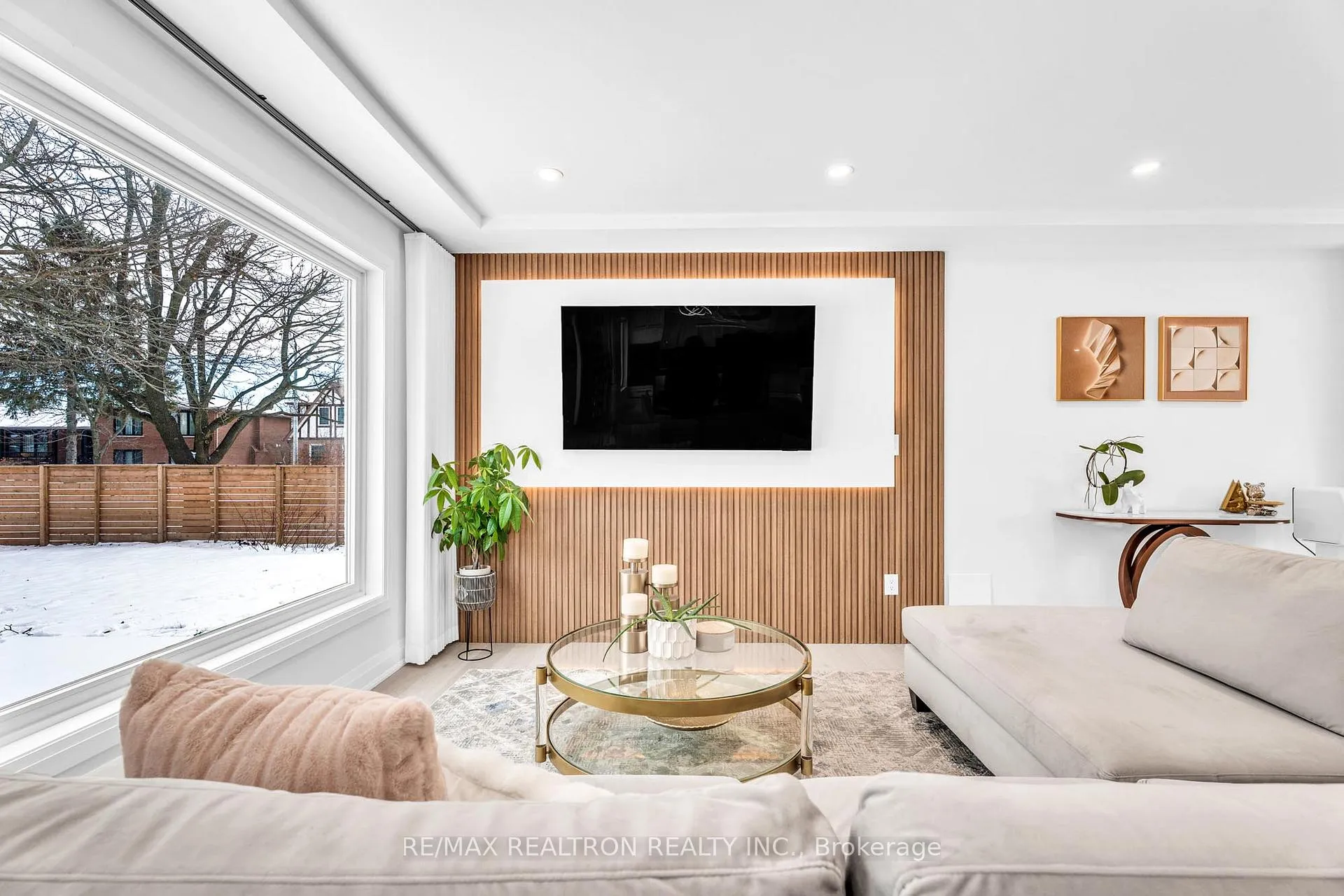 Photo 1 of Unit Upper Floor, 1 Rosegarden Crescent, Richmond Hill, Oak Ridges — HOMEH