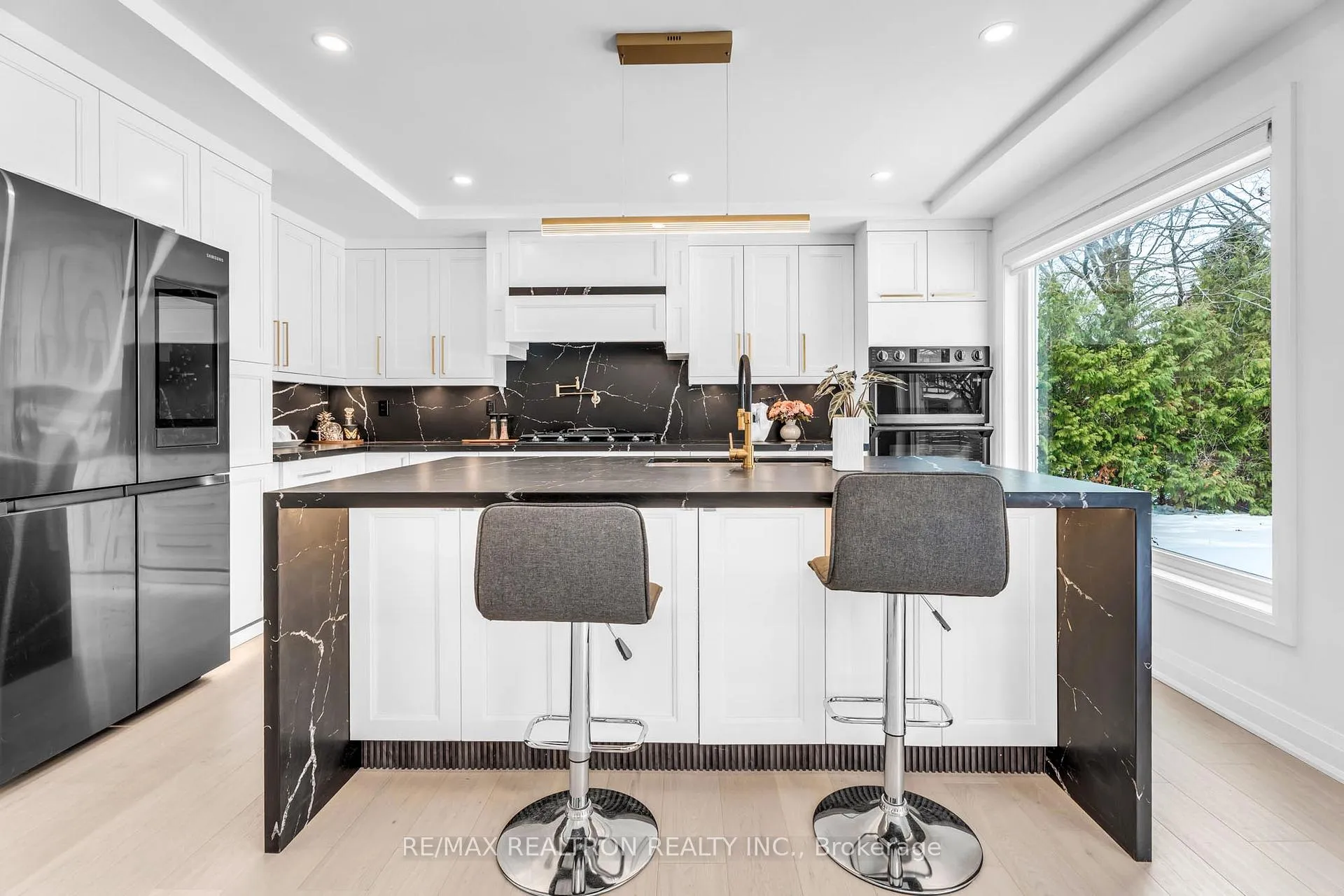 Photo 12 of Unit Upper Floor, 1 Rosegarden Crescent, Richmond Hill, Oak Ridges — HOMEH