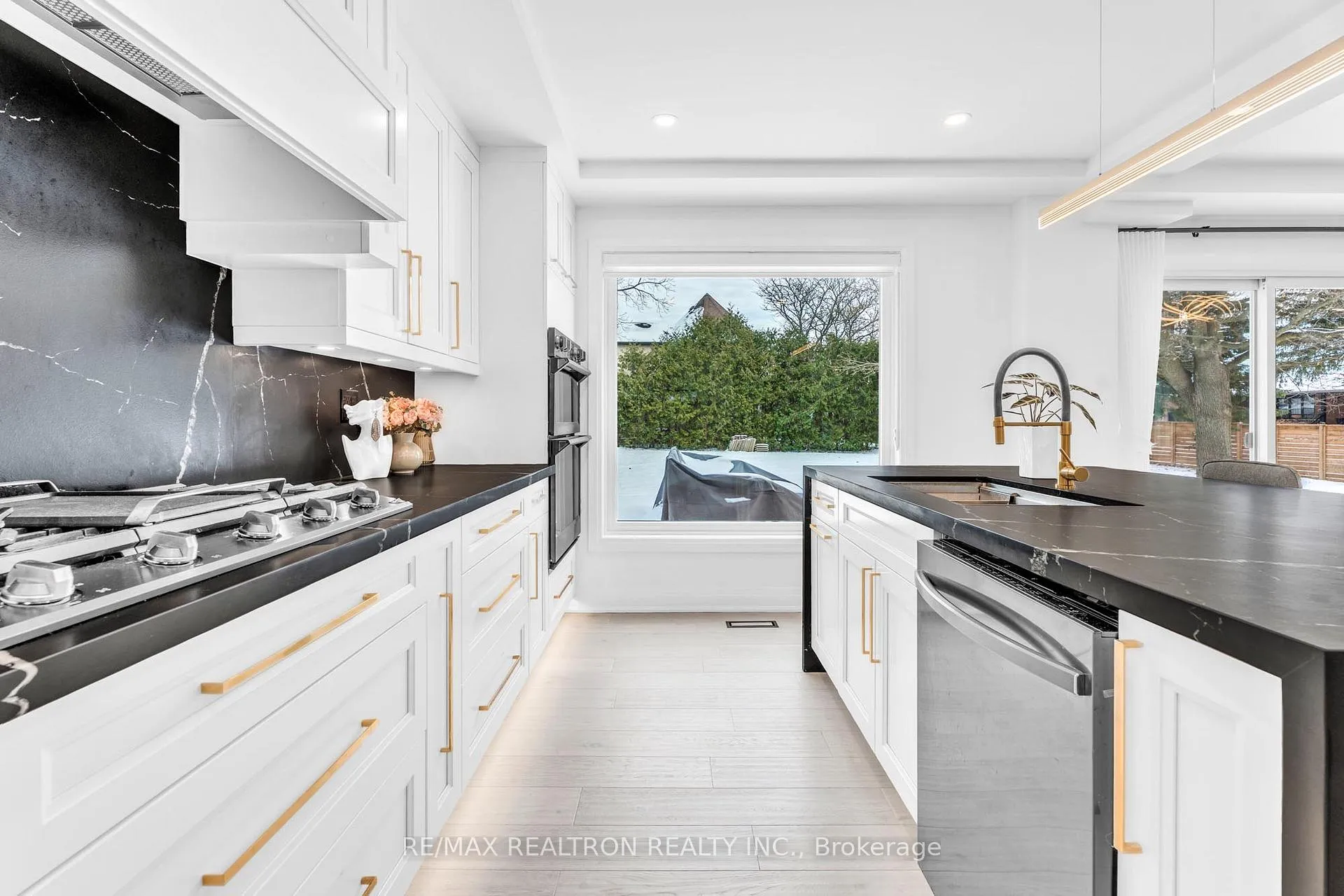 Photo 14 of Unit Upper Floor, 1 Rosegarden Crescent, Richmond Hill, Oak Ridges — HOMEH