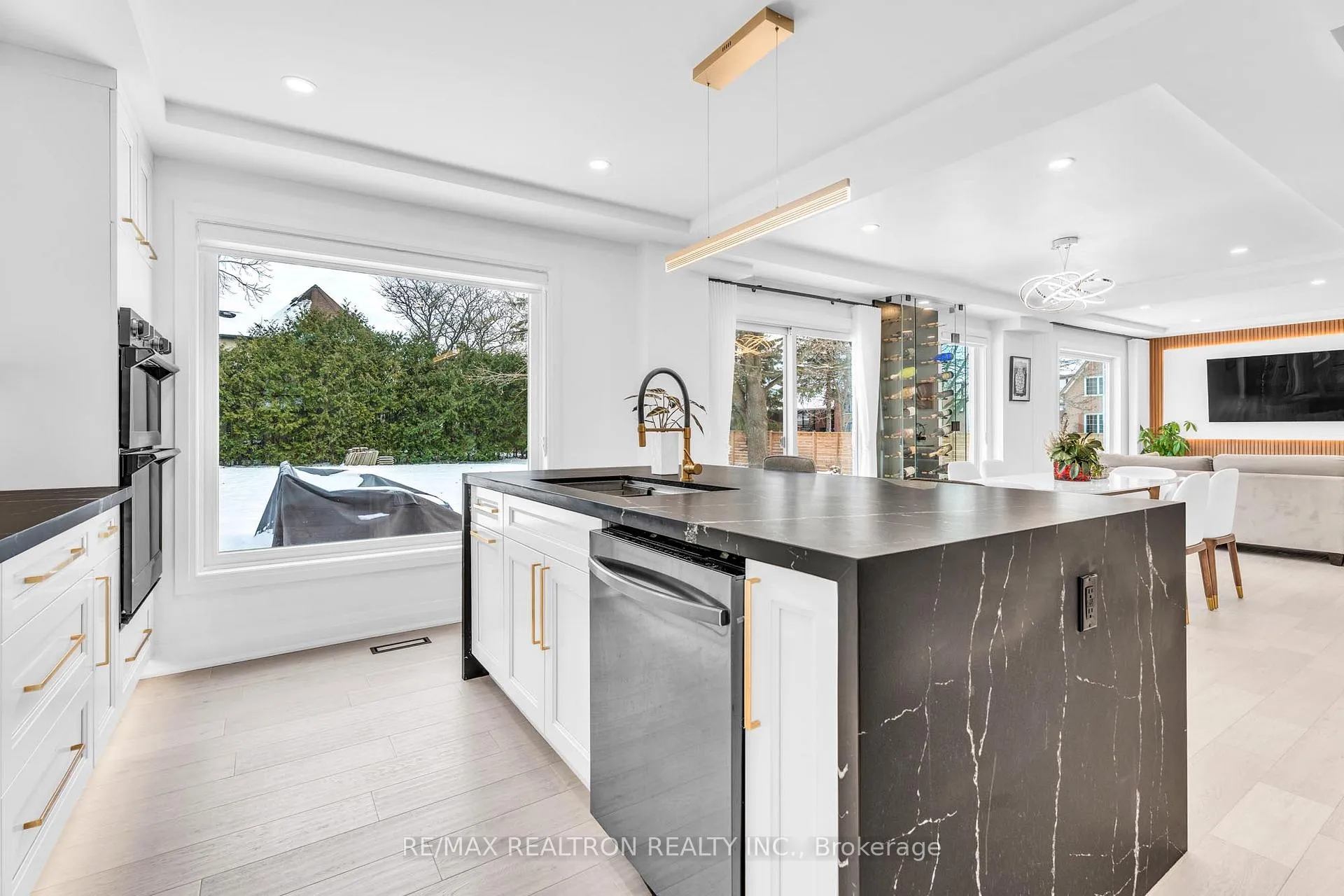Photo 15 of Unit Upper Floor, 1 Rosegarden Crescent, Richmond Hill, Oak Ridges — HOMEH