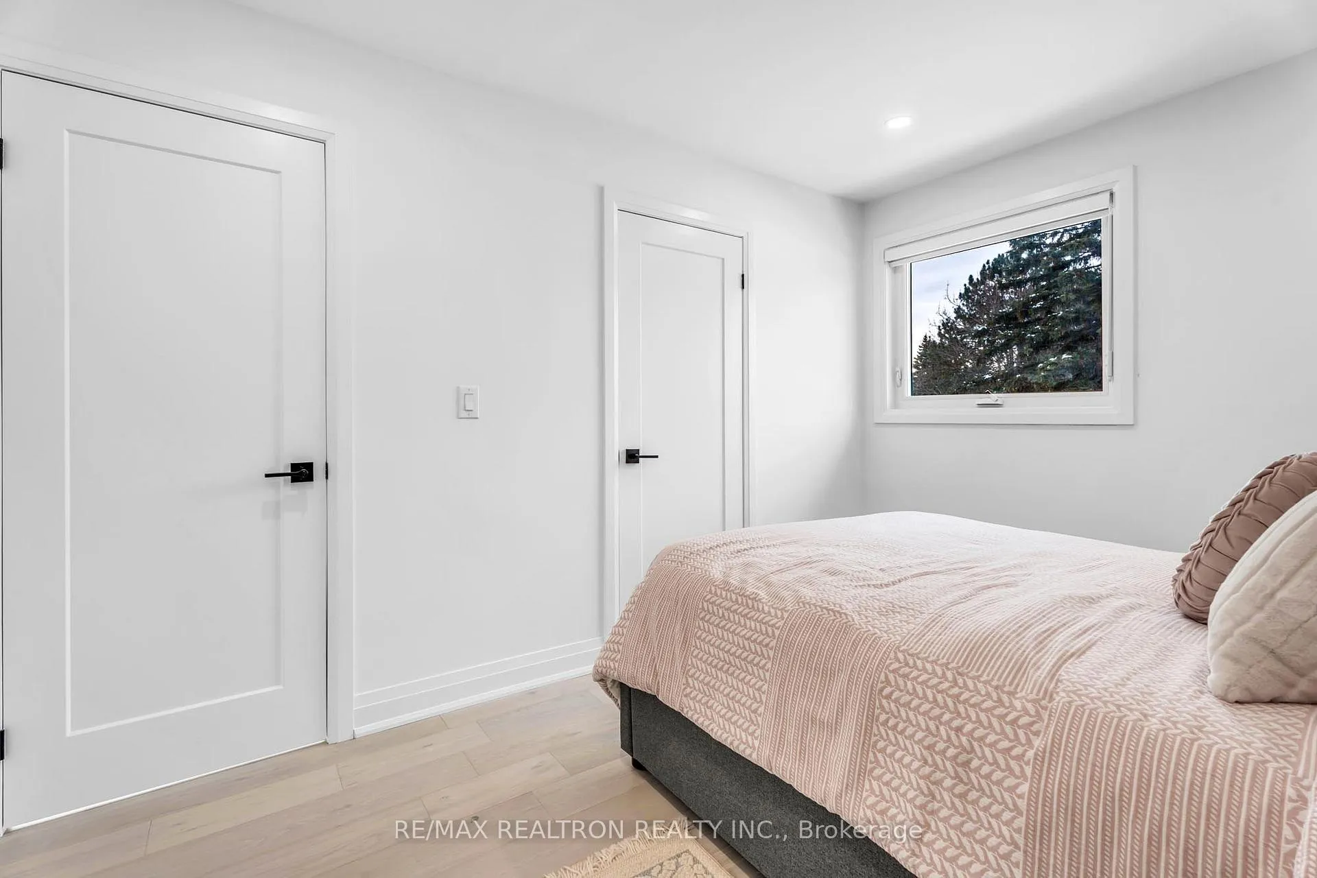 Photo 25 of Unit Upper Floor, 1 Rosegarden Crescent, Richmond Hill, Oak Ridges — HOMEH