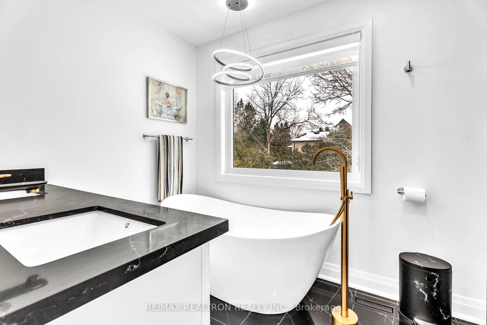Photo 32 of Unit Upper Floor, 1 Rosegarden Crescent, Richmond Hill, Oak Ridges — HOMEH
