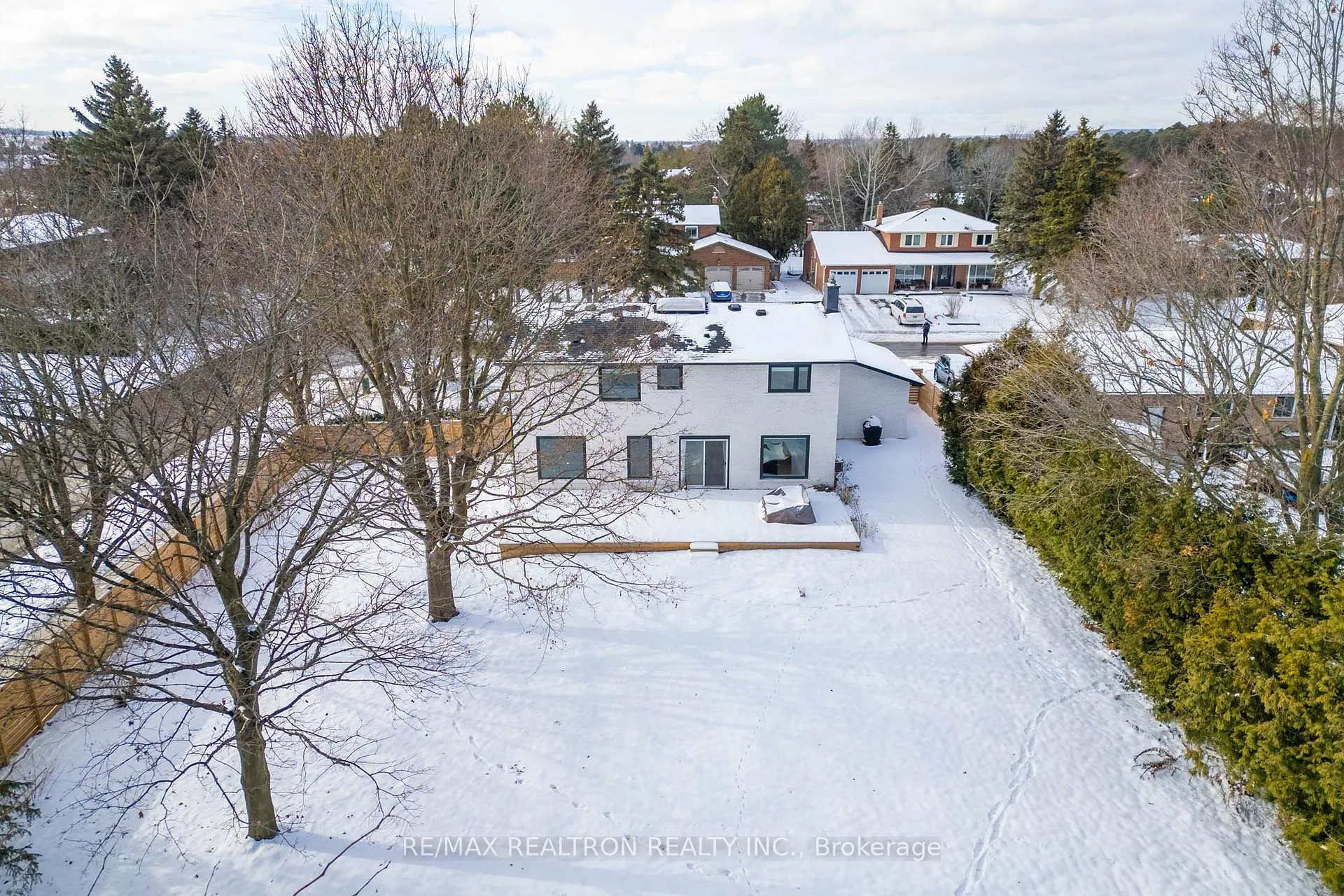 Photo 46 of Unit Upper Floor, 1 Rosegarden Crescent, Richmond Hill, Oak Ridges — HOMEH