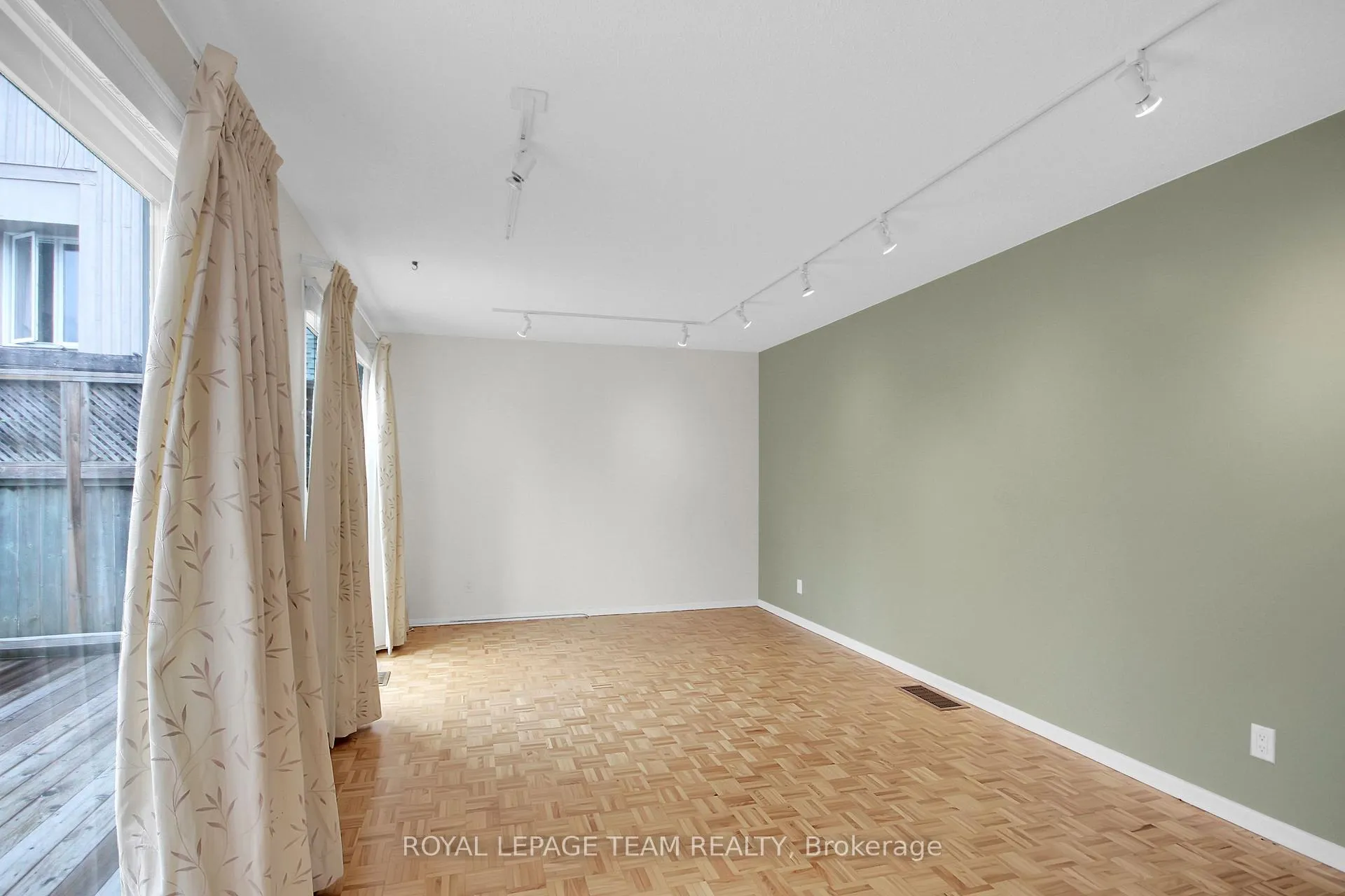 Photo 25 of 26 Jackson Court, Ottawa, Kanata - Beaverbrook — HOMEH