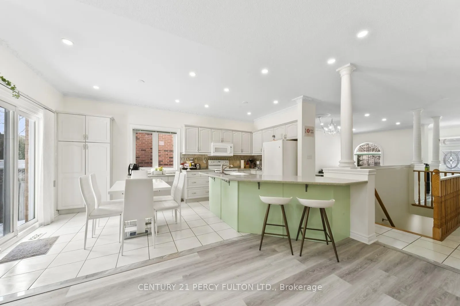 Photo 22 of Unit Upper, 121 Whitburn Street, Whitby, Williamsburg — HOMEH