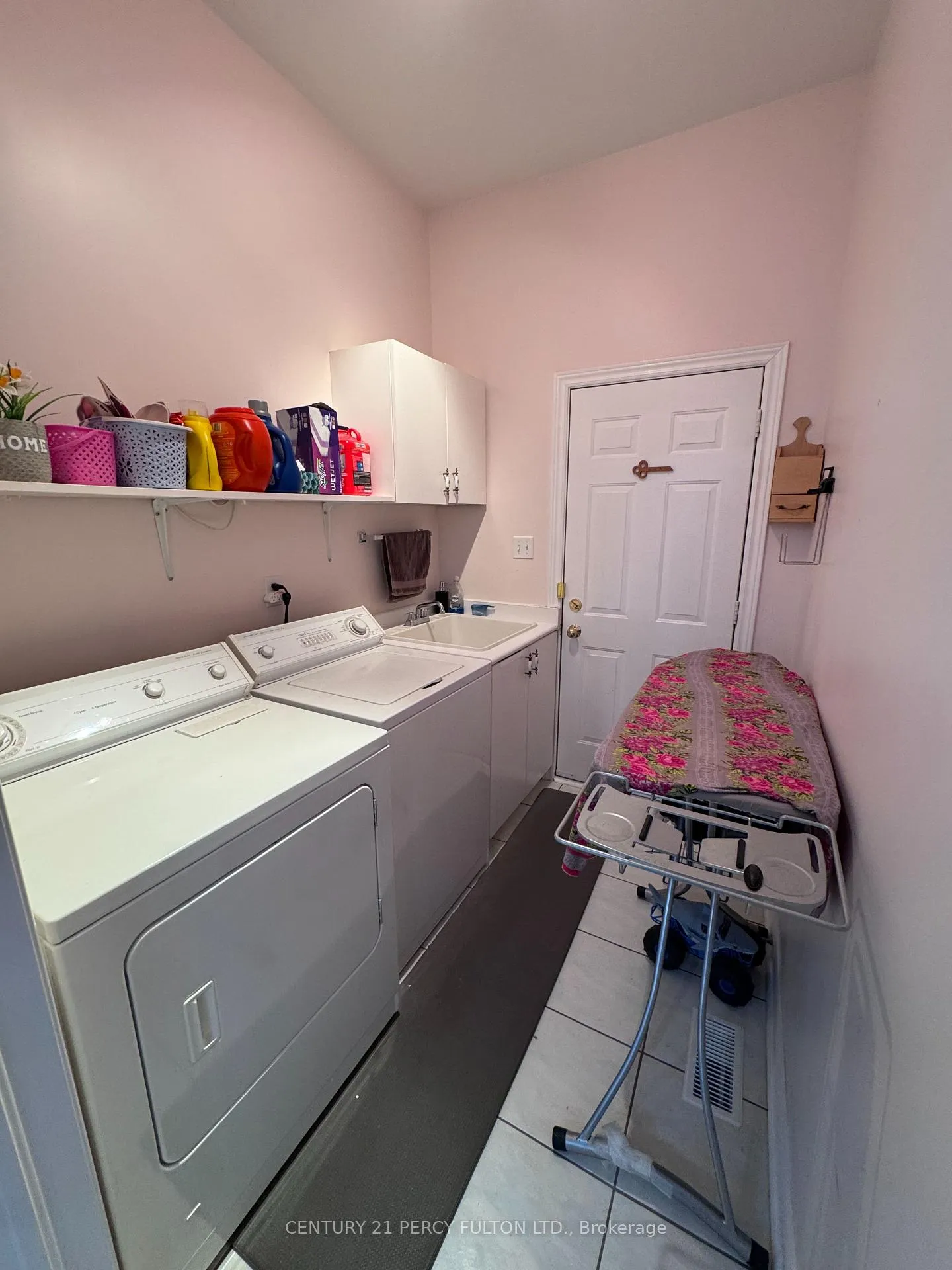 Photo 28 of Unit Upper, 121 Whitburn Street, Whitby, Williamsburg — HOMEH