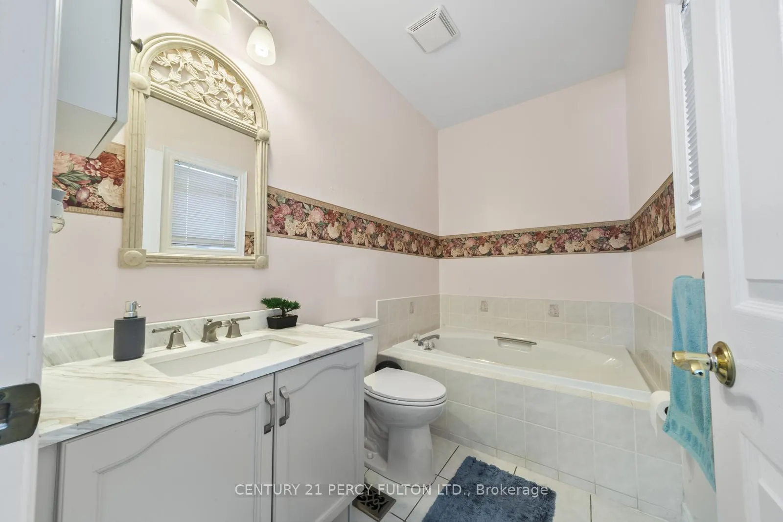Photo 32 of Unit Upper, 121 Whitburn Street, Whitby, Williamsburg — HOMEH