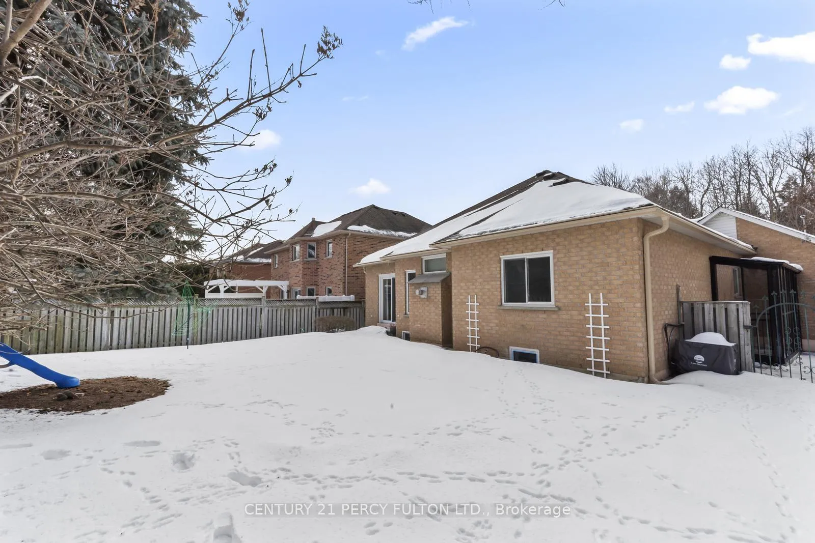 Photo 40 of Unit Upper, 121 Whitburn Street, Whitby, Williamsburg — HOMEH