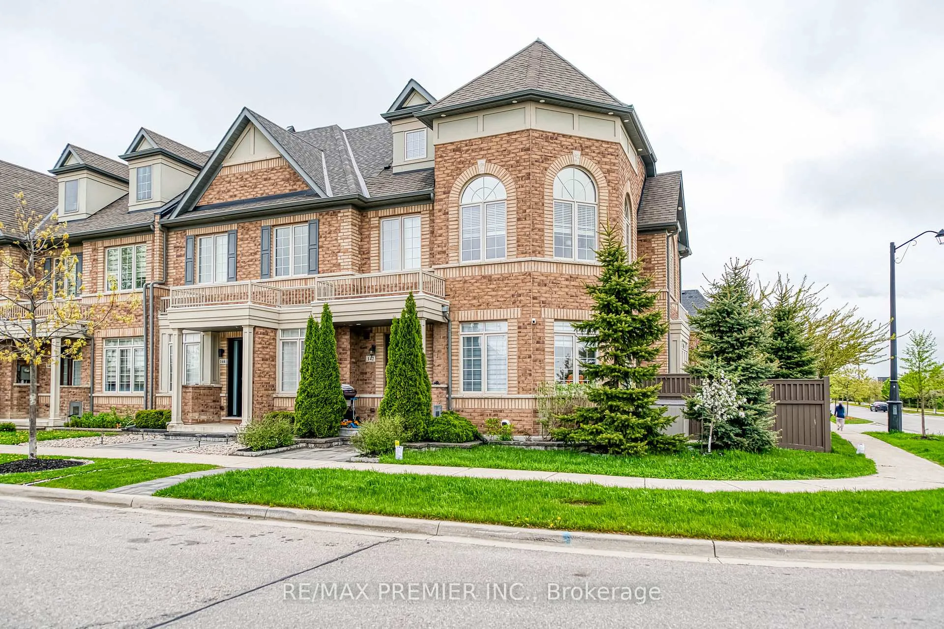 Front of Unit Bsmt, 142 Moody Drive