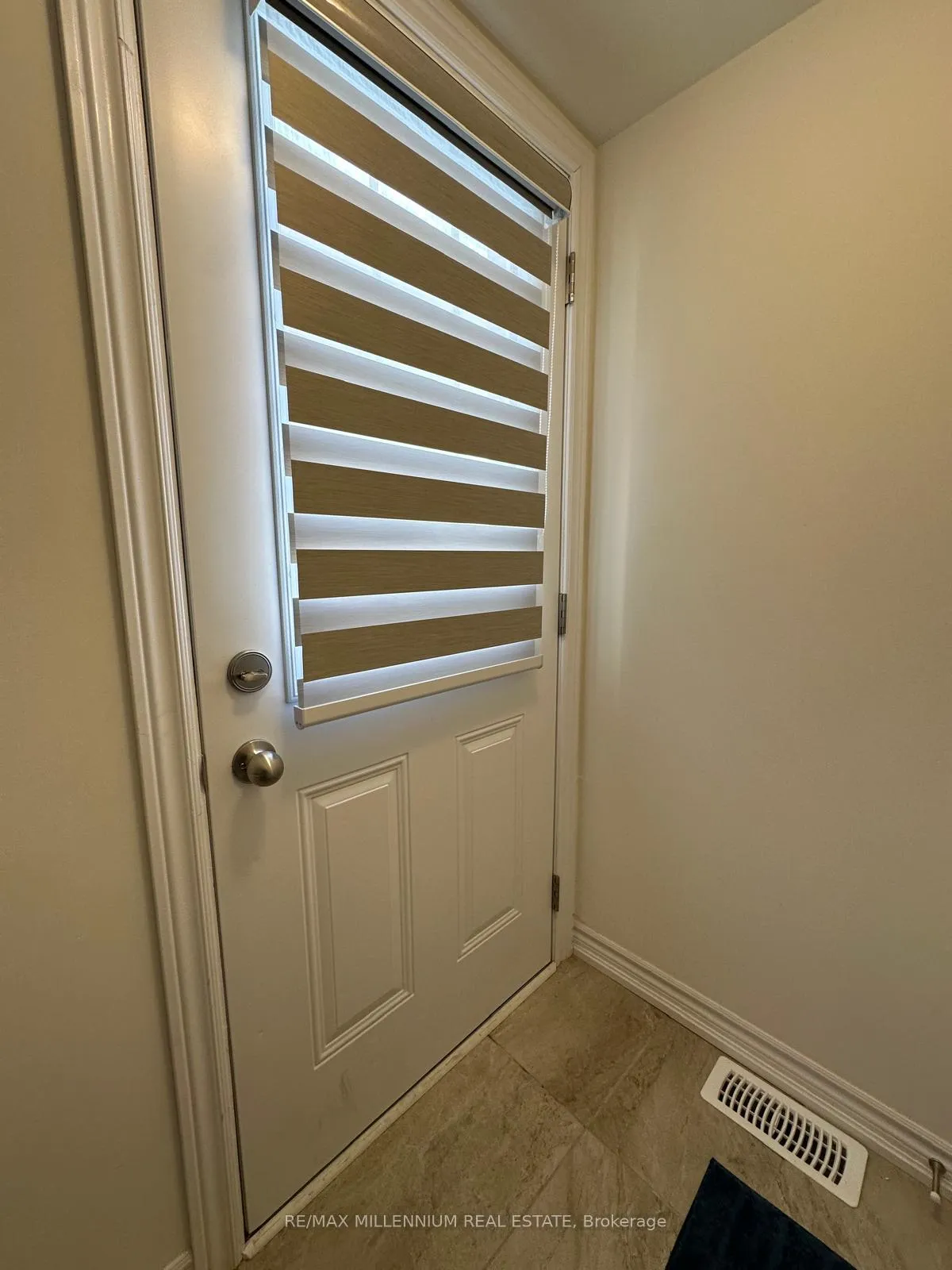Photo 3 of 60 Bannister Road, Barrie, Rural Barrie Southeast — HOMEH