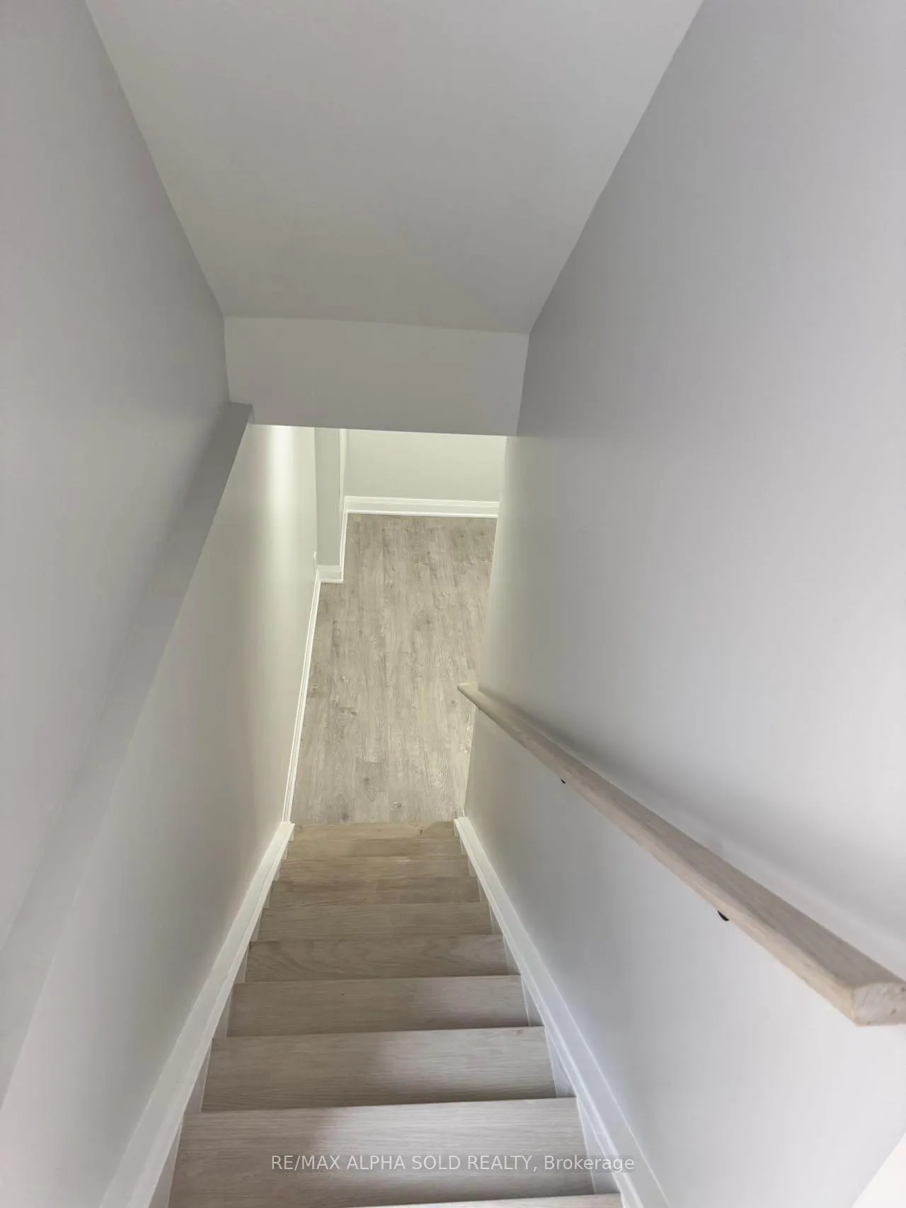 Photo 4 of Unit Bsmt, 26 Deer Ridge Crescent, Whitby, Rural Whitby — HOMEH
