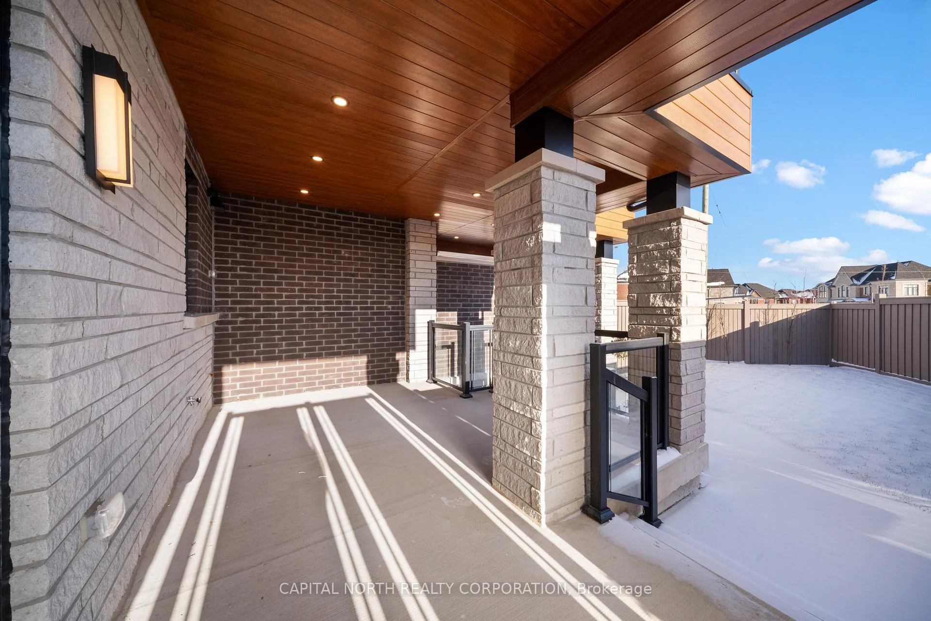 Photo 14 of 152 Adario Crescent, Vaughan, Vellore Village — HOMEH