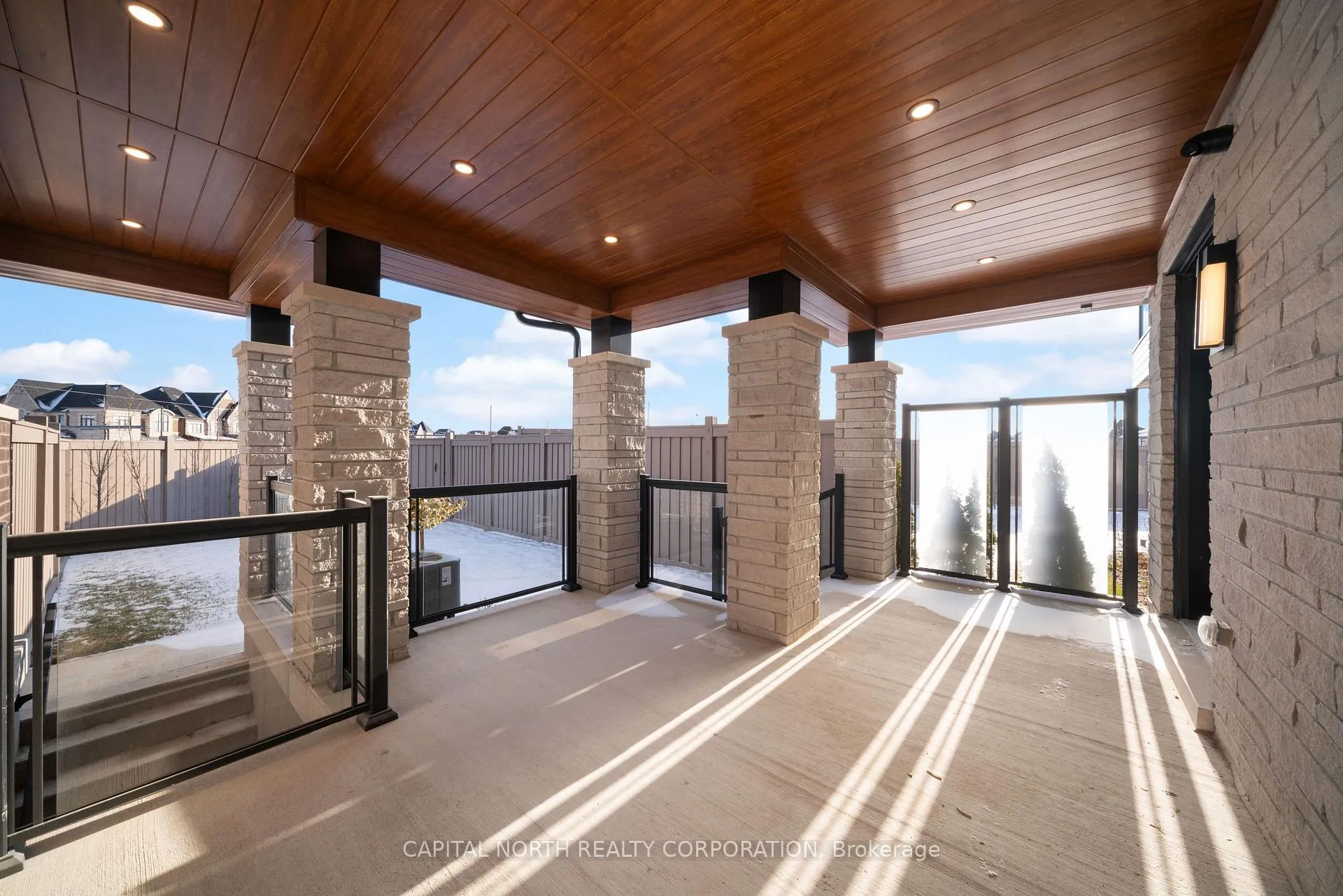 Photo 15 of 152 Adario Crescent, Vaughan, Vellore Village — HOMEH