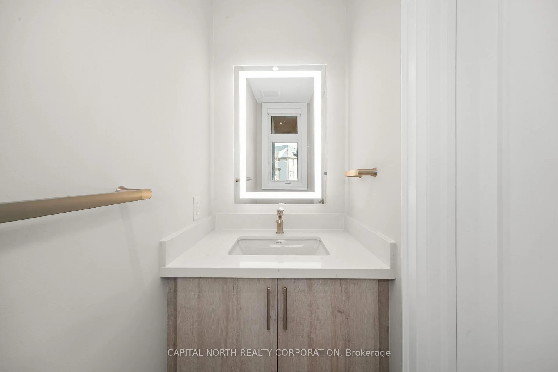 Photo 16 of 152 Adario Crescent, Vaughan, Vellore Village — HOMEH