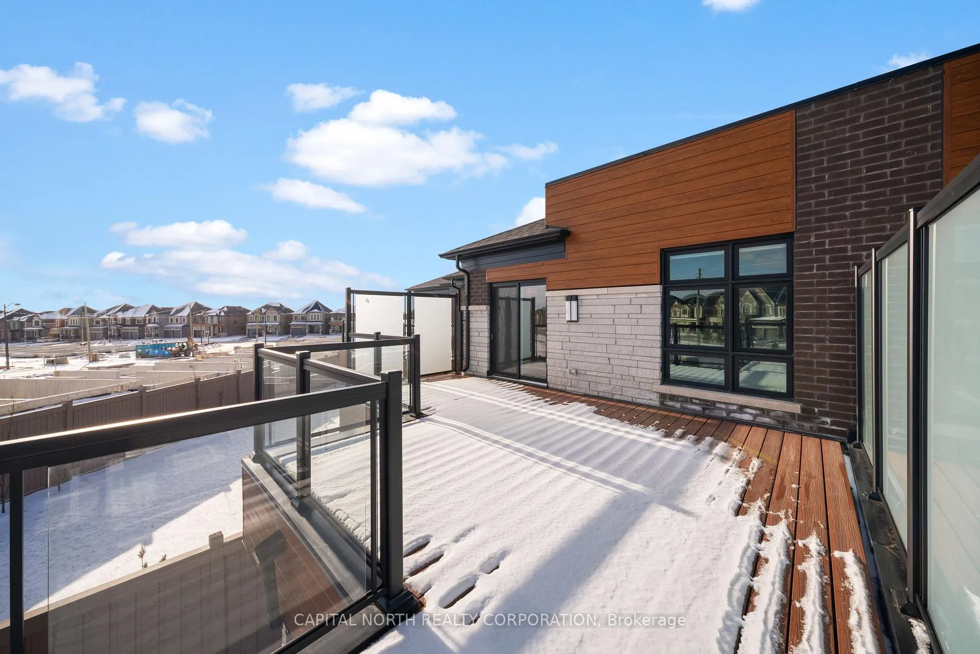 Photo 25 of 152 Adario Crescent, Vaughan, Vellore Village — HOMEH