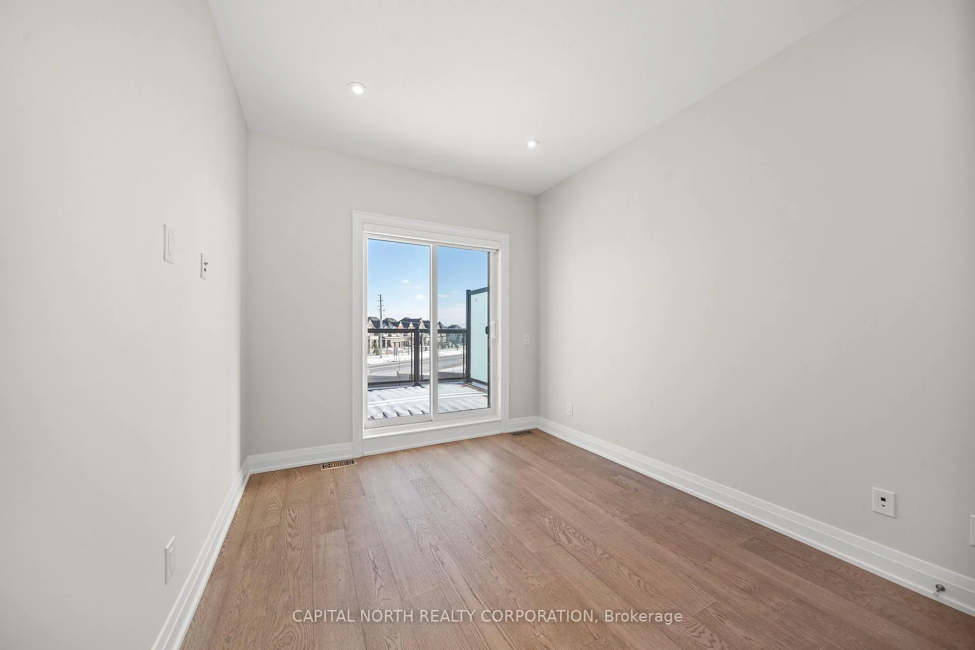 Photo 28 of 152 Adario Crescent, Vaughan, Vellore Village — HOMEH