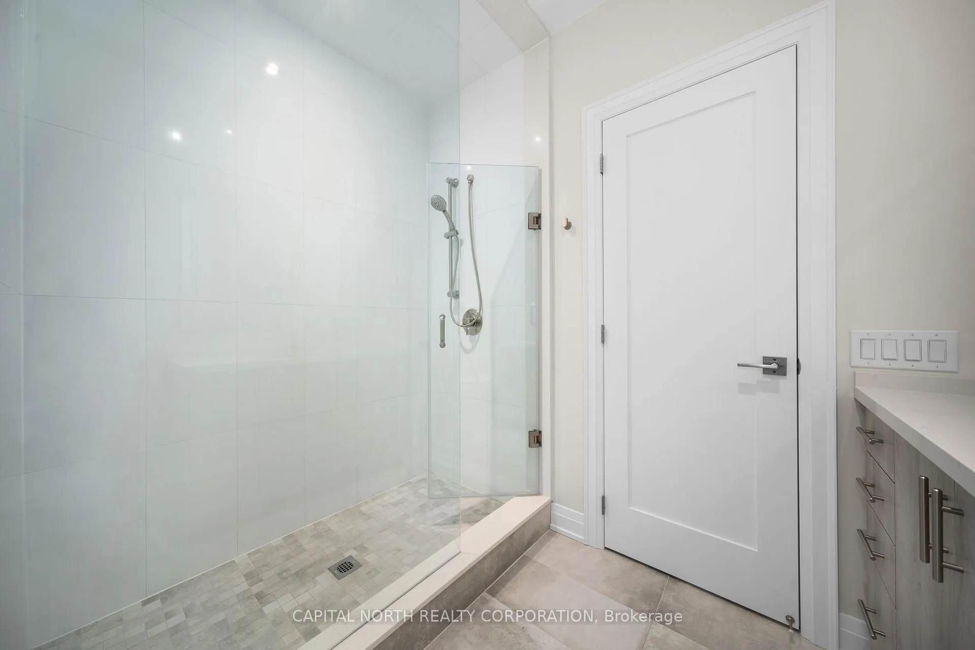 Photo 31 of 152 Adario Crescent, Vaughan, Vellore Village — HOMEH