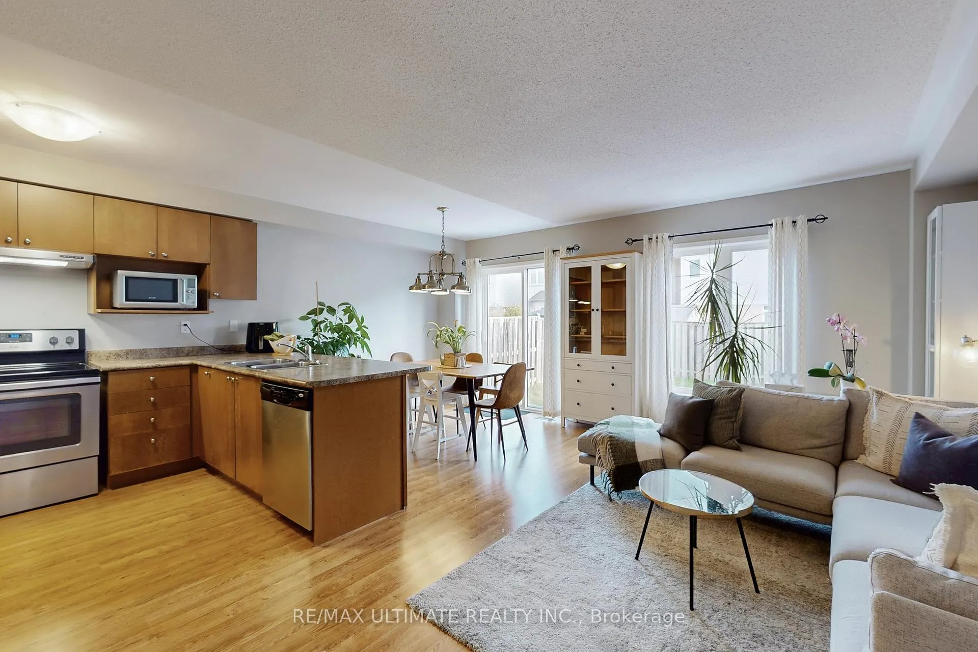 Photo 10 of 116 Bettina Place, Whitby, Rolling Acres — HOMEH