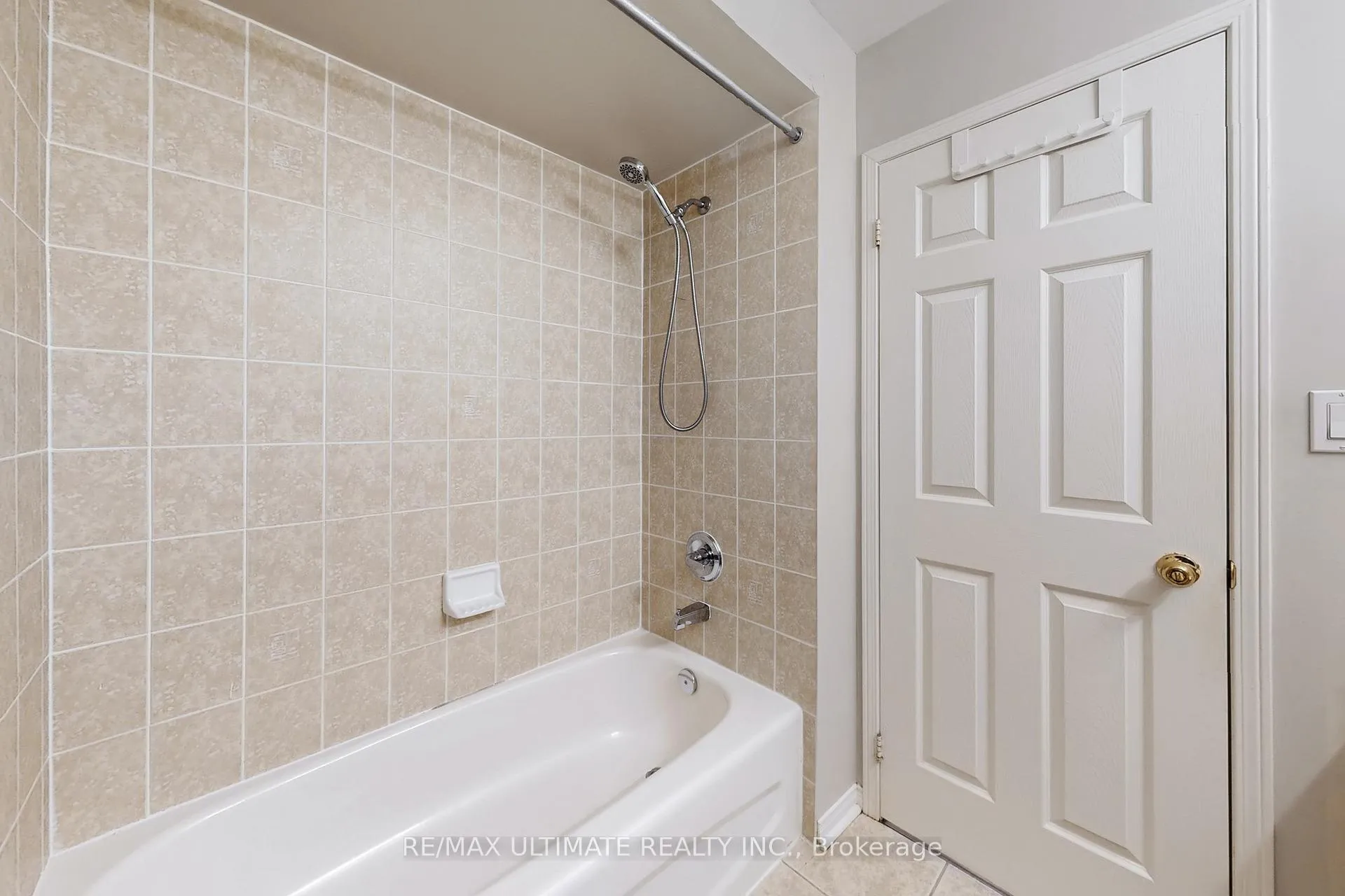 Photo 34 of 116 Bettina Place, Whitby, Rolling Acres — HOMEH