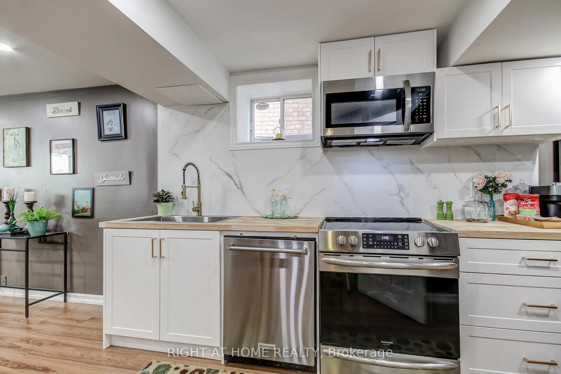 Photo 5 of 714 Yates Drive, Milton, Coates — HOMEH