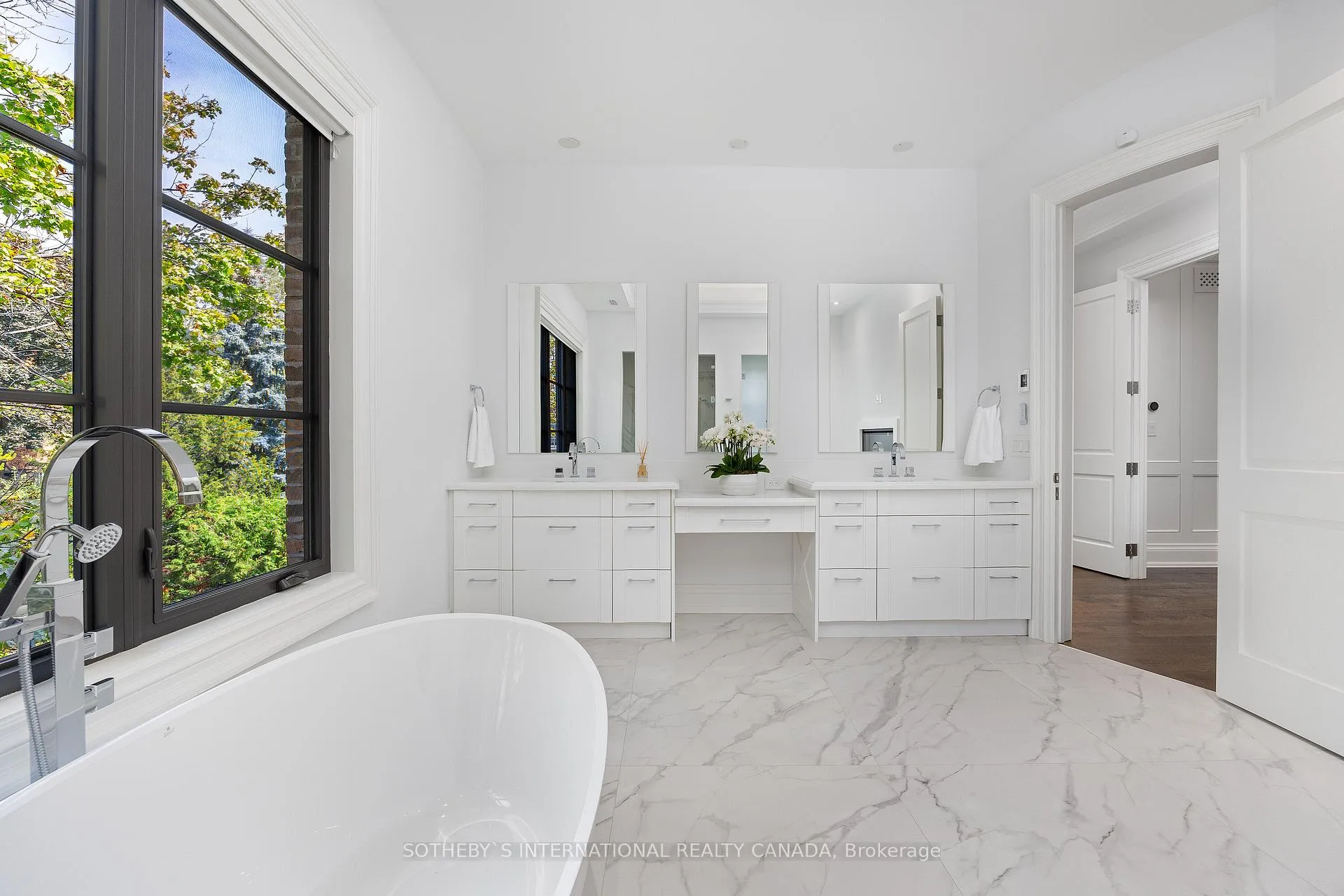 Photo 26 of 22 Hillhurst Boulevard, Toronto, Lawrence Park South — HOMEH