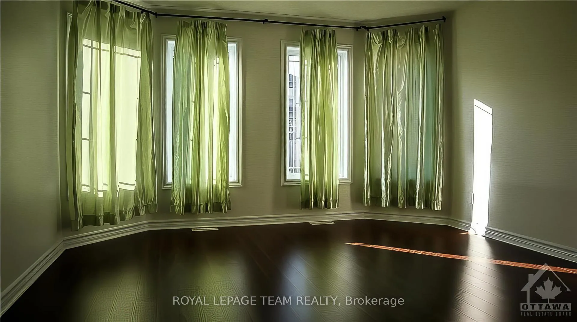 Photo 5 of 271 Serena Way, Ottawa, Barrhaven - Strandherd — HOMEH
