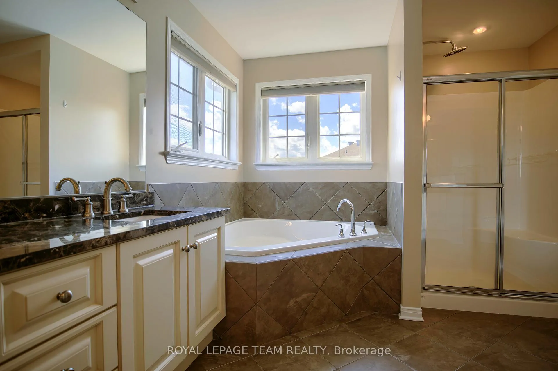 Photo 21 of 271 Serena Way, Ottawa, Barrhaven - Strandherd — HOMEH